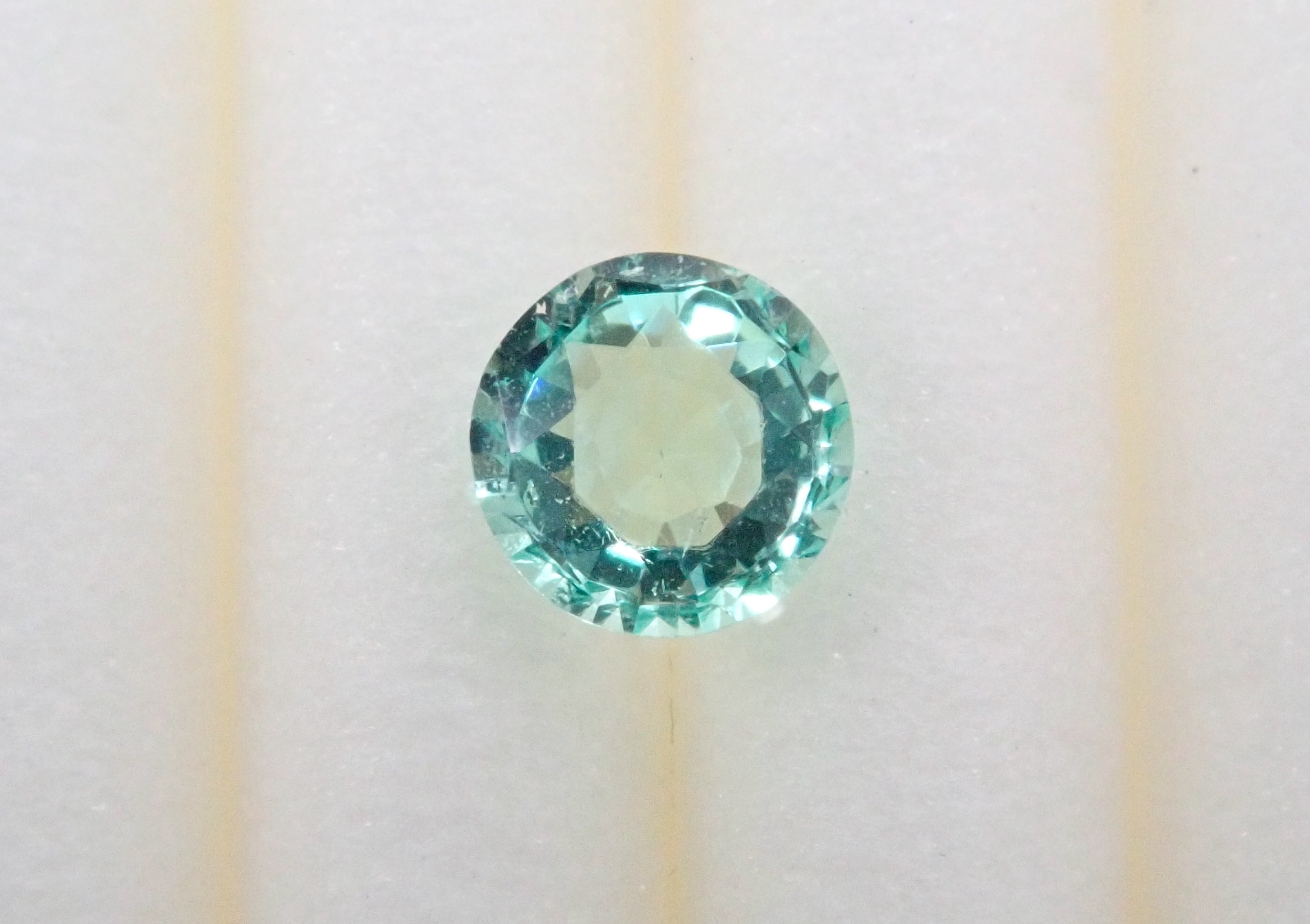 Colombian oil-free emerald 3.3mm/0.128ct loose Japanese-German edition