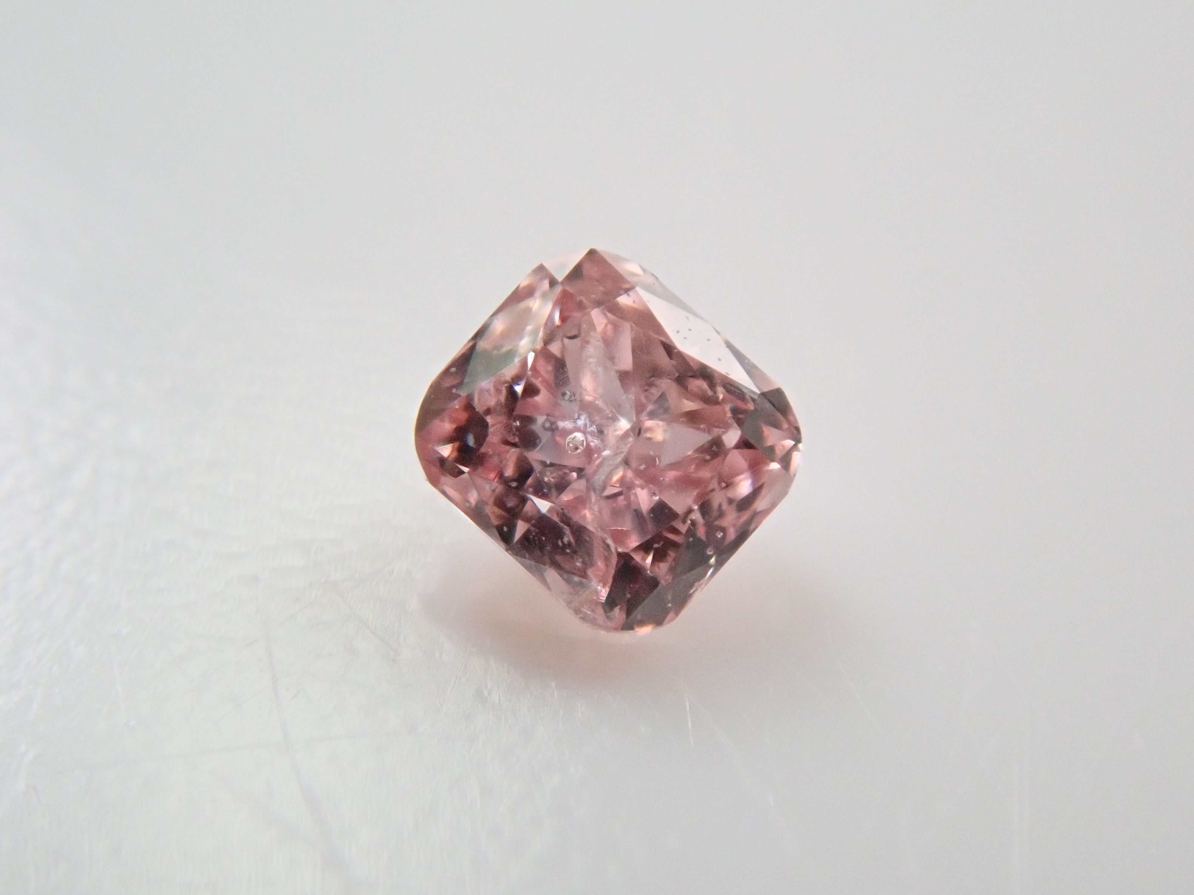 ファンシーピンクダイヤモンド 0.042ctルース(FANCY PINK, I-1)