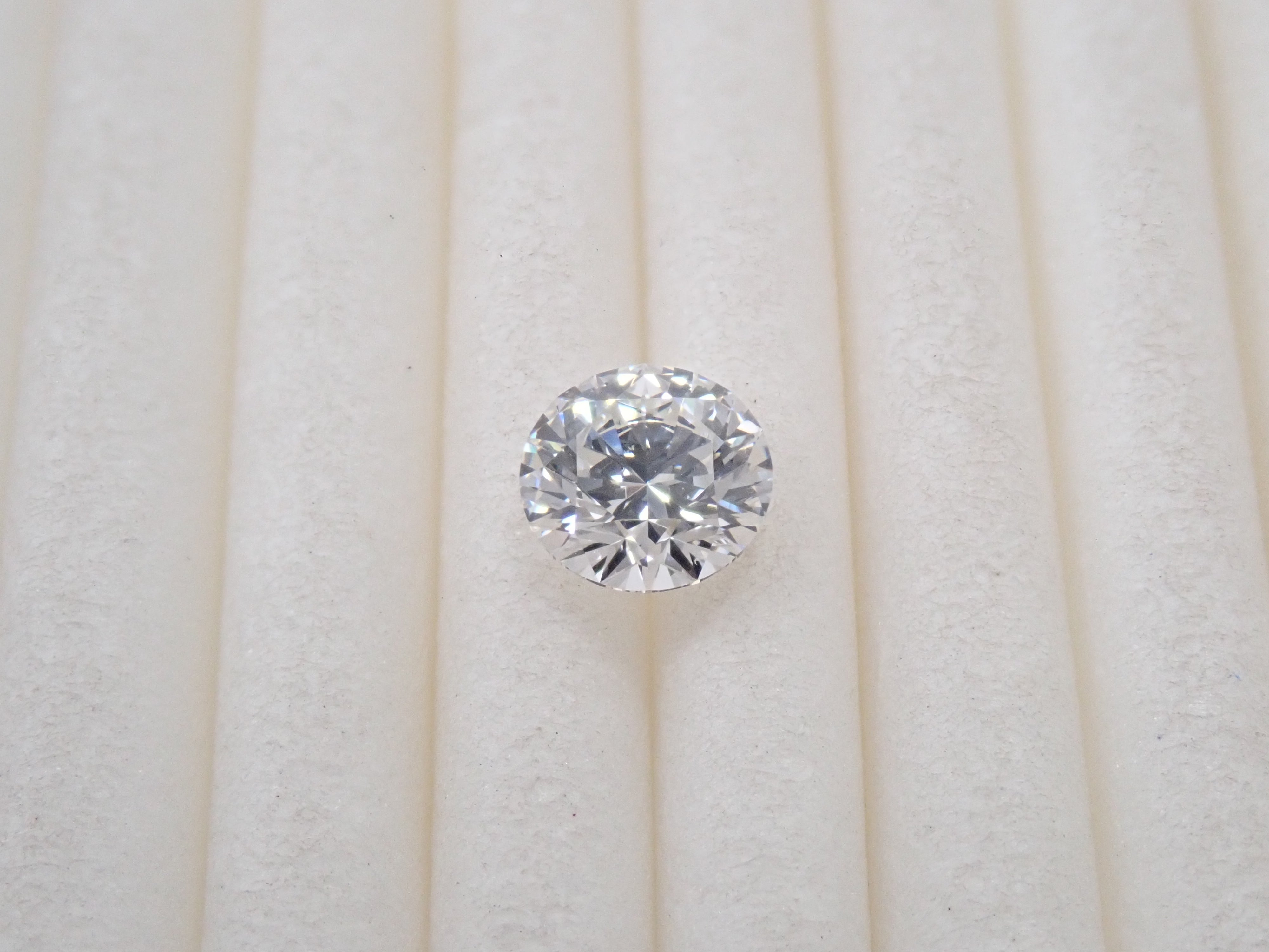 [Posted on 32501966] Diamond (H&C) 0.504ct Loose Stone (F, VS-1, 3Excellent H&C)
