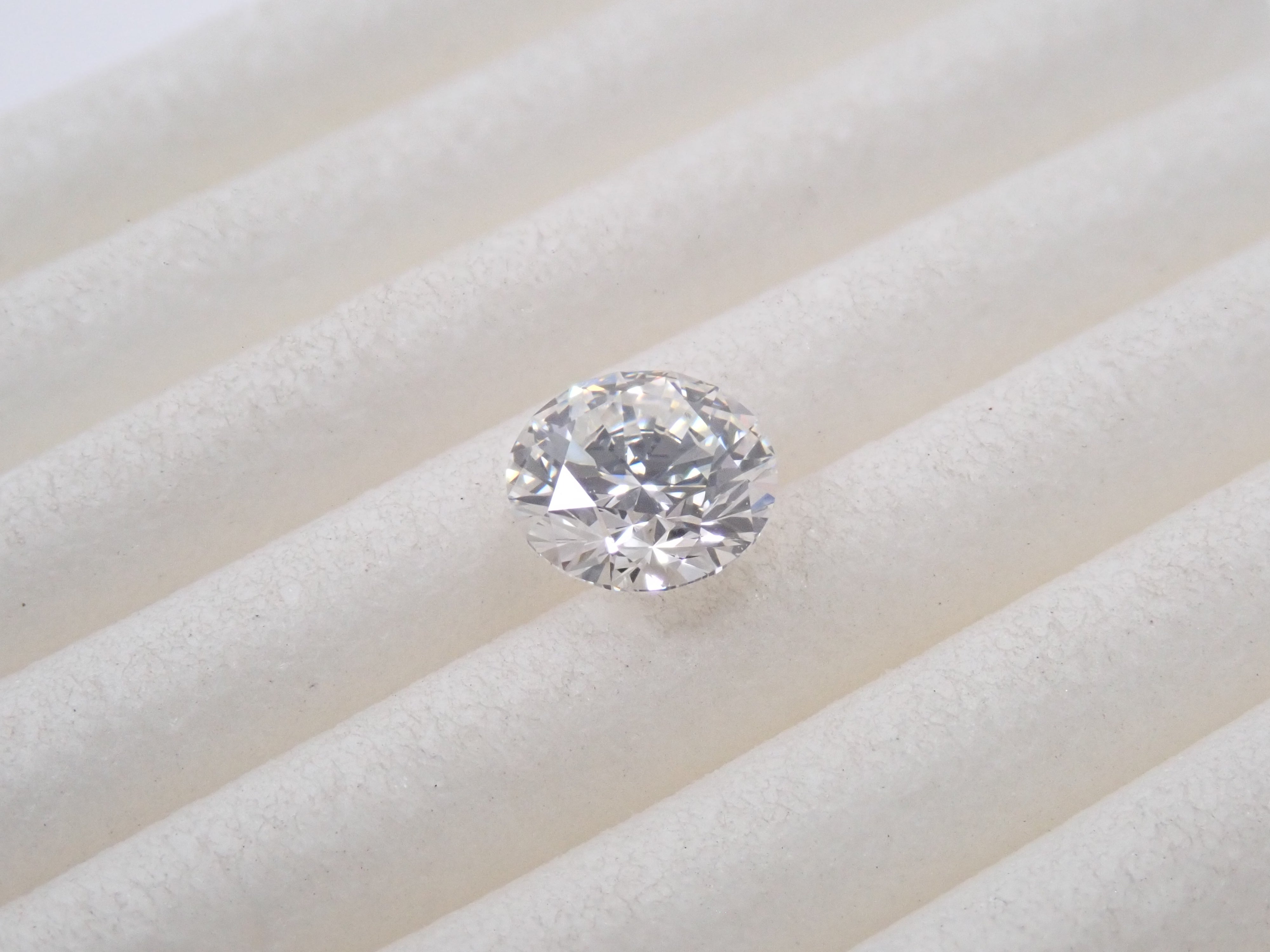 [Posted on 32501966] Diamond (H&C) 0.504ct Loose Stone (F, VS-1, 3Excellent H&C)