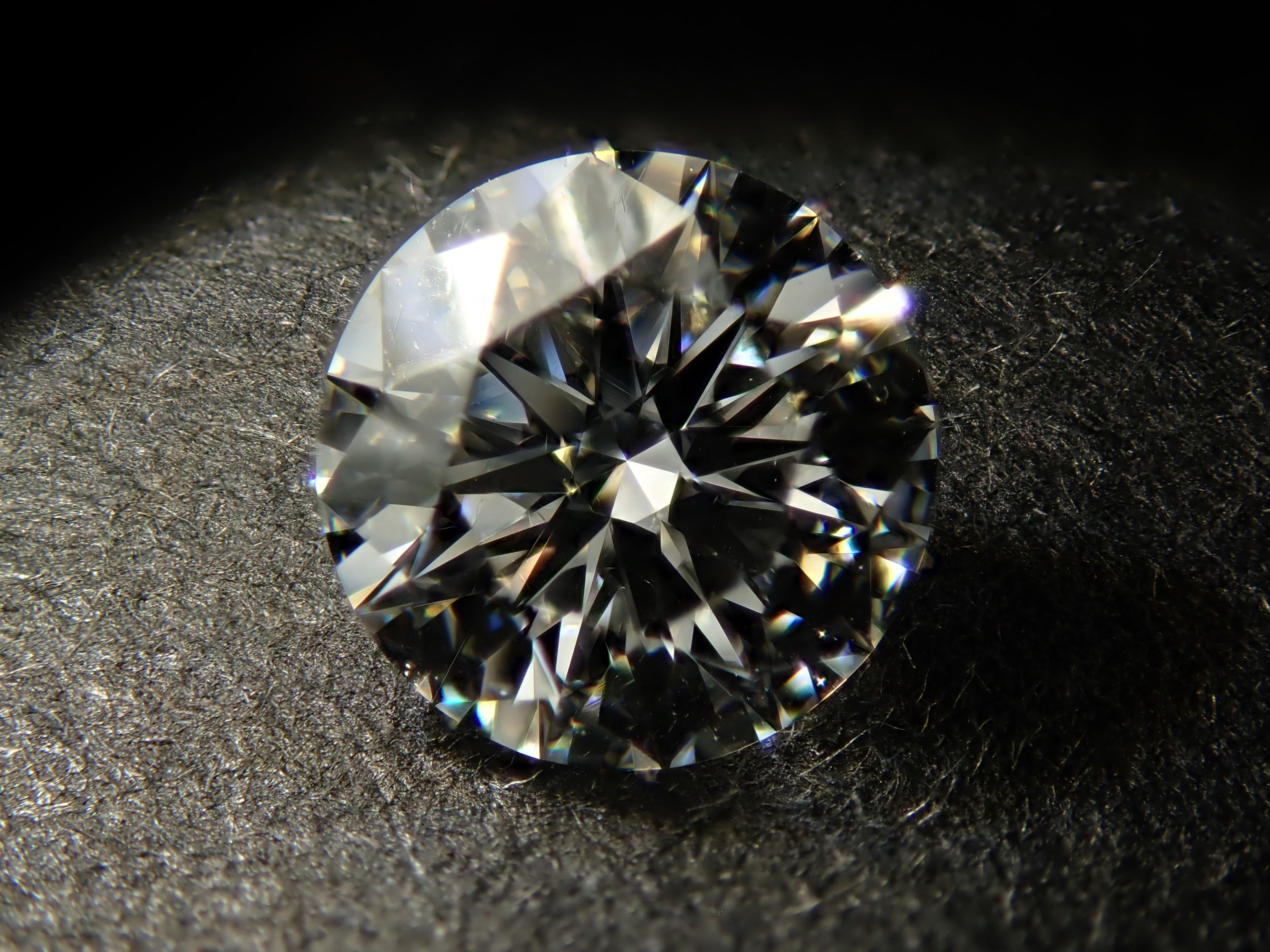 [Posted on 32501966] Diamond (H&C) 0.504ct Loose Stone (F, VS-1, 3Excellent H&C)