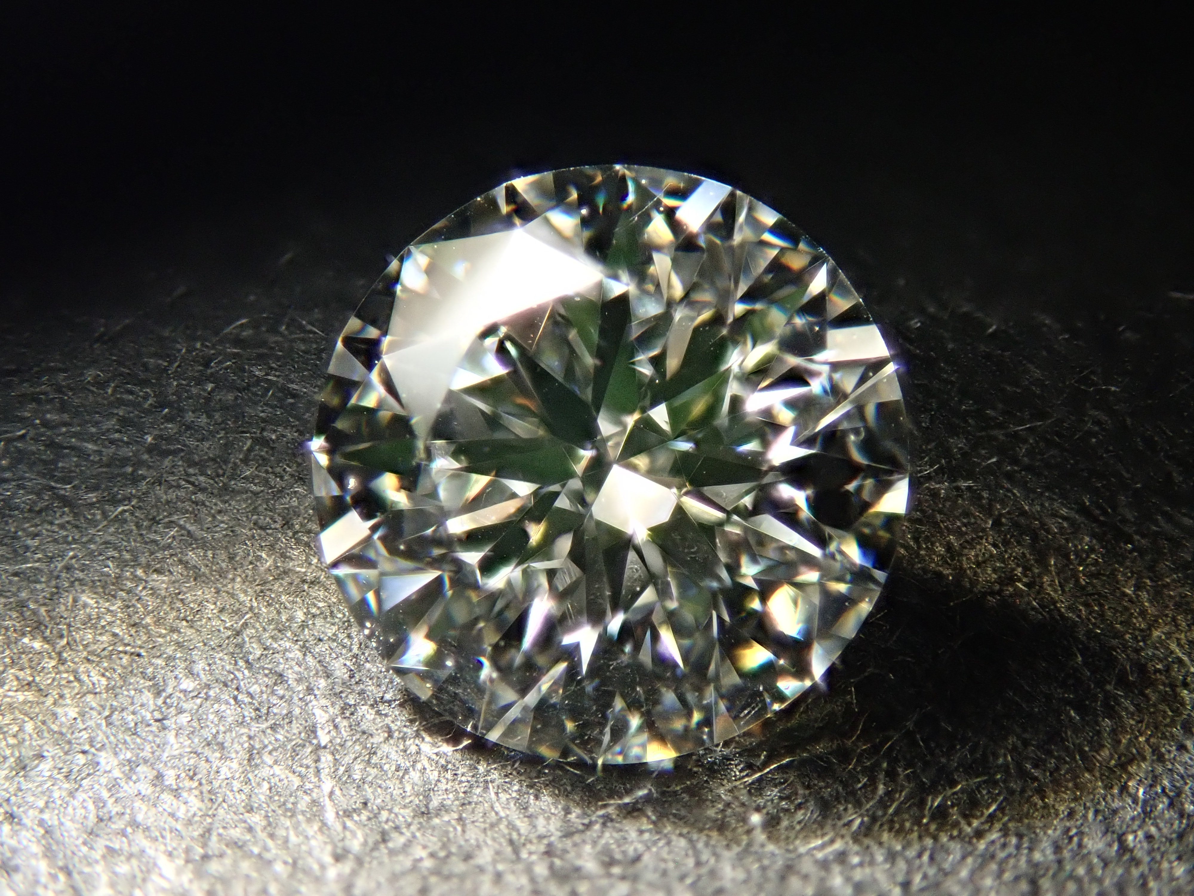 [Posted on 32501966] Diamond (H&C) 0.504ct Loose Stone (F, VS-1, 3Excellent H&C)