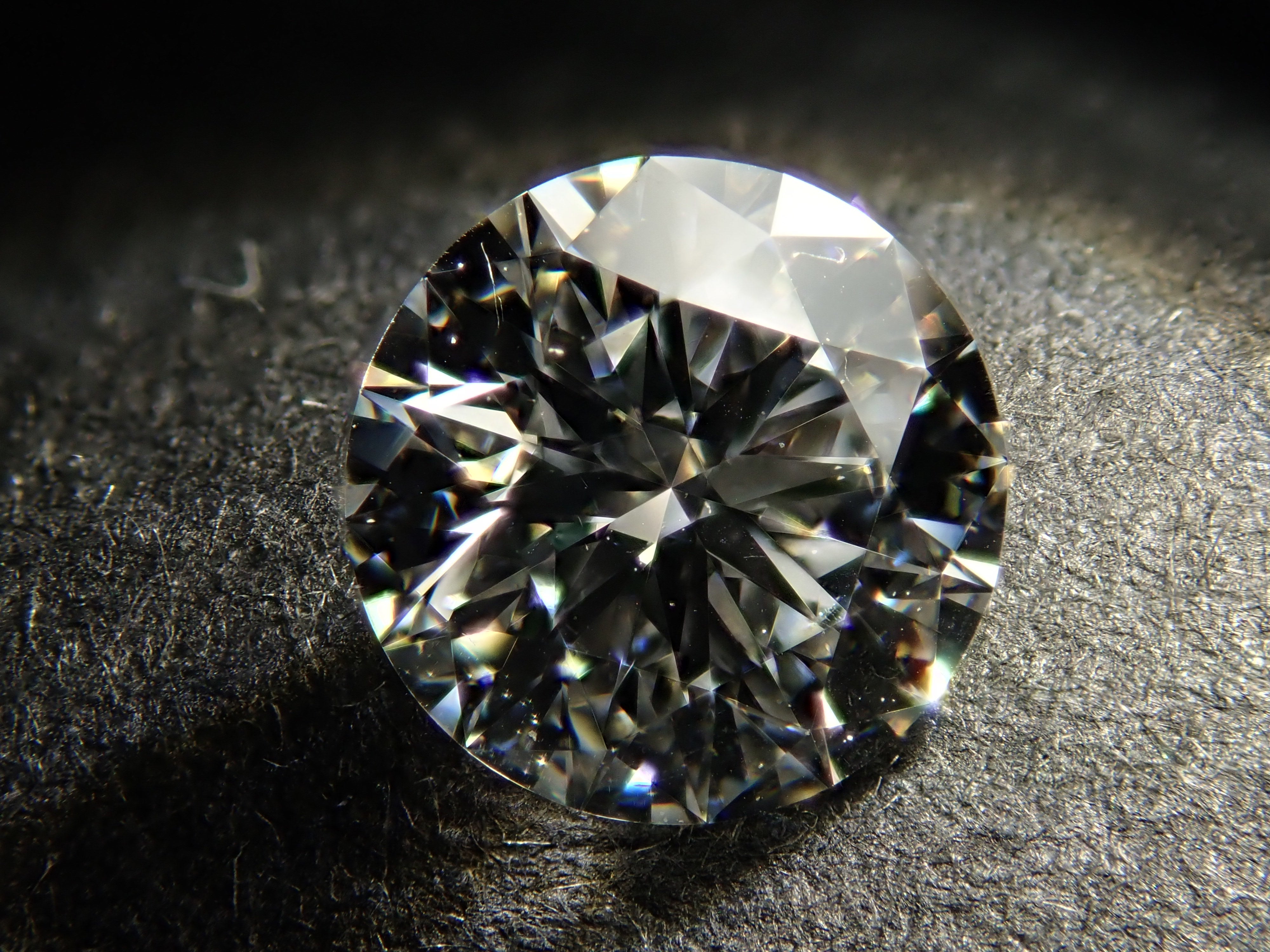 [Posted on 32501966] Diamond (H&C) 0.504ct Loose Stone (F, VS-1, 3Excellent H&C)