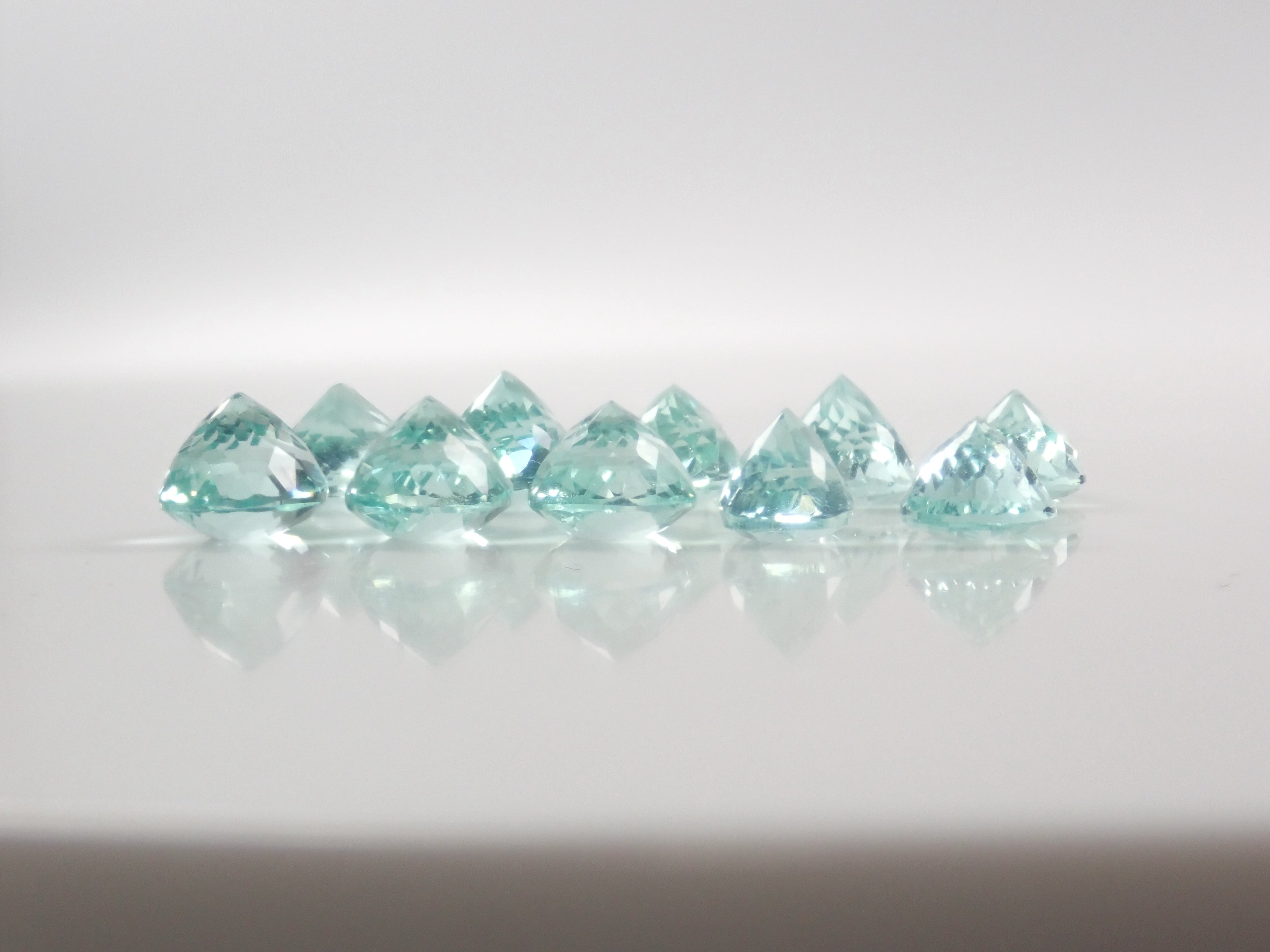 【8/14  22時販売】《限定10石》ジンバブエ産ミントフローライト1石ルース（平均2.2ct）  《複数購入割引有》