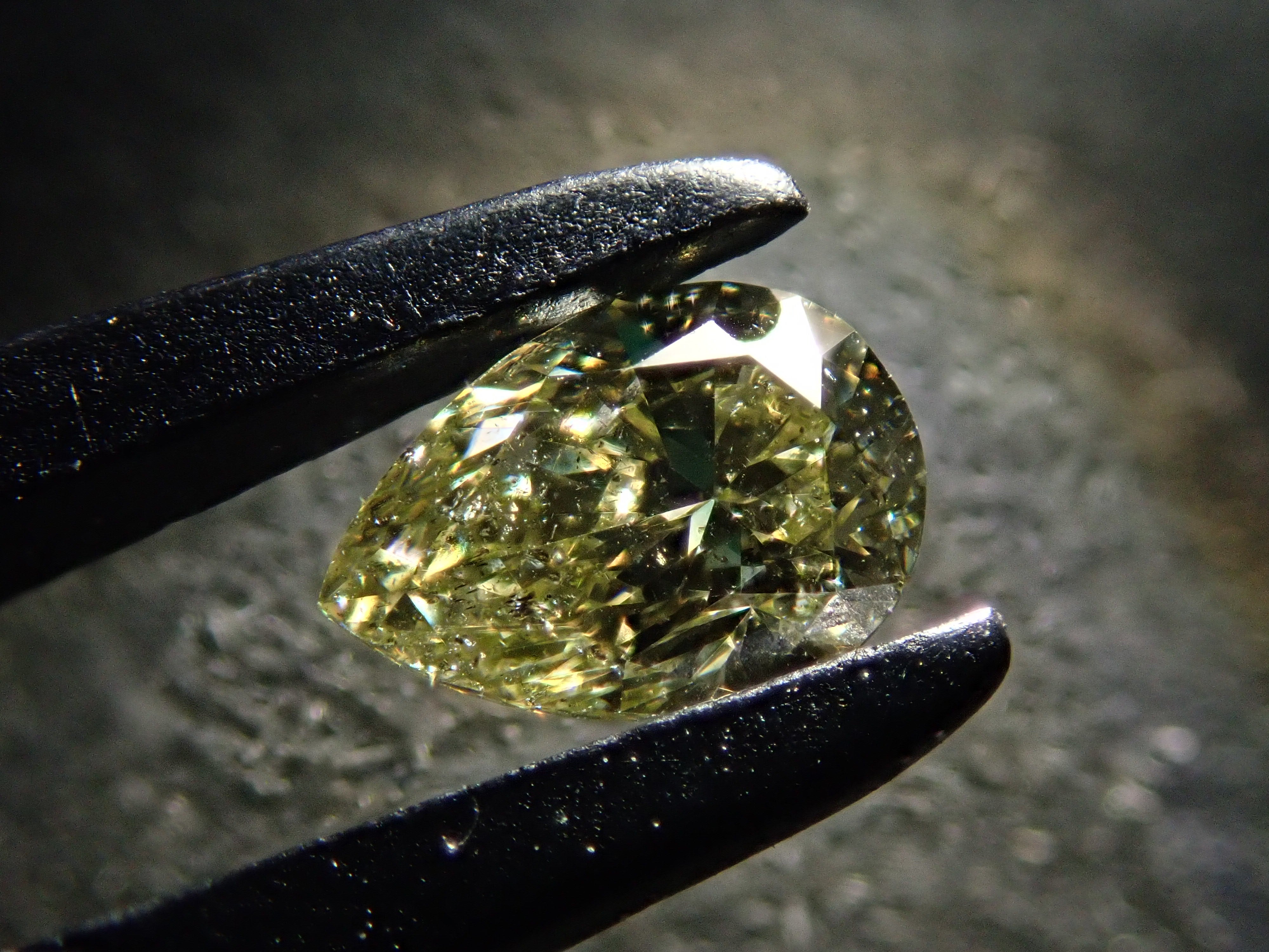 天然ダイヤモンド FANCY LIGHT YELLOW GREEN ルース sold out グリーンイエローダイヤモンドルース 0.217ct fancy