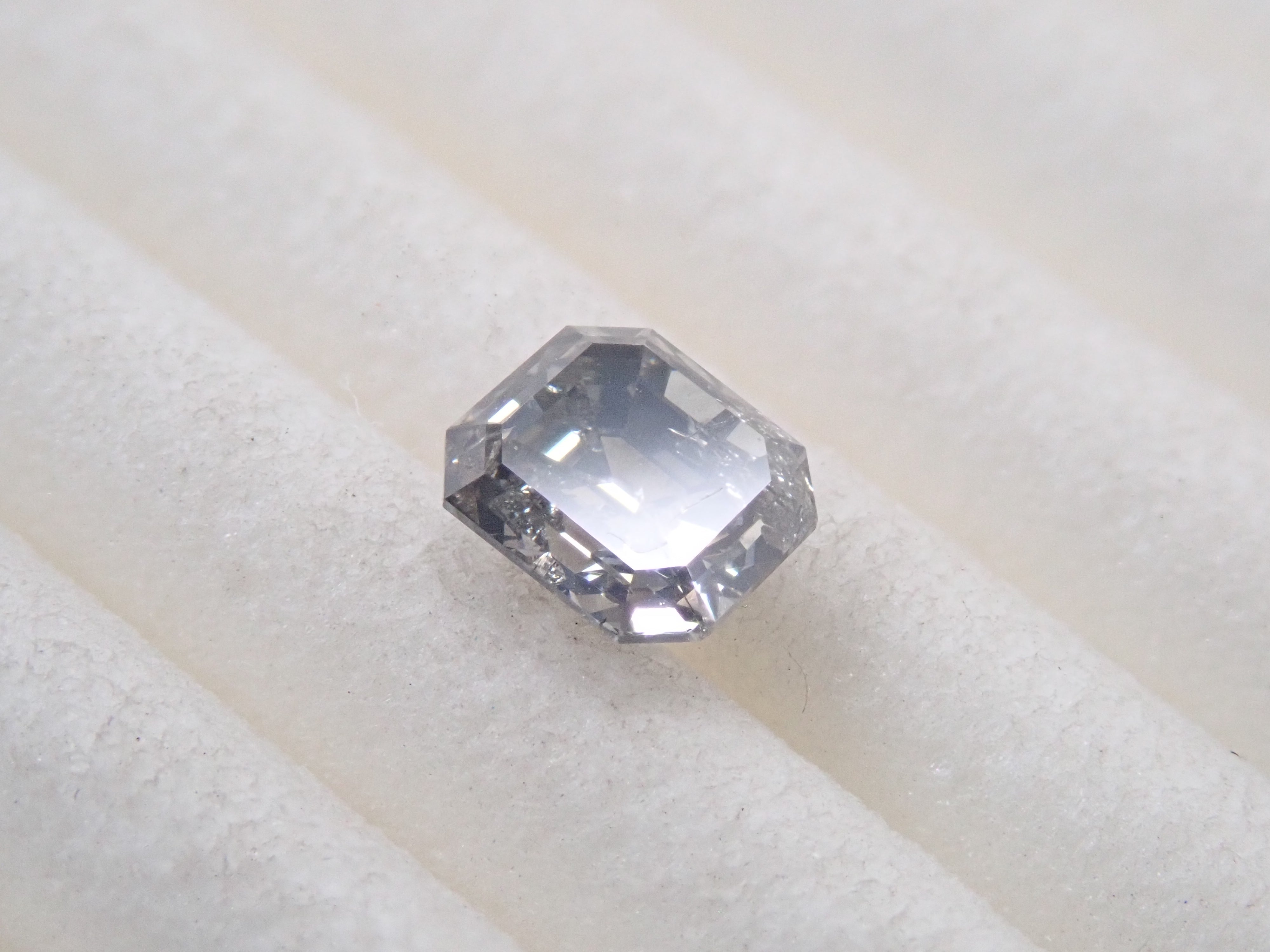 【32501961掲載】グレーダイヤモンド 0.380ctルース(FANCY GRAY, I-3)