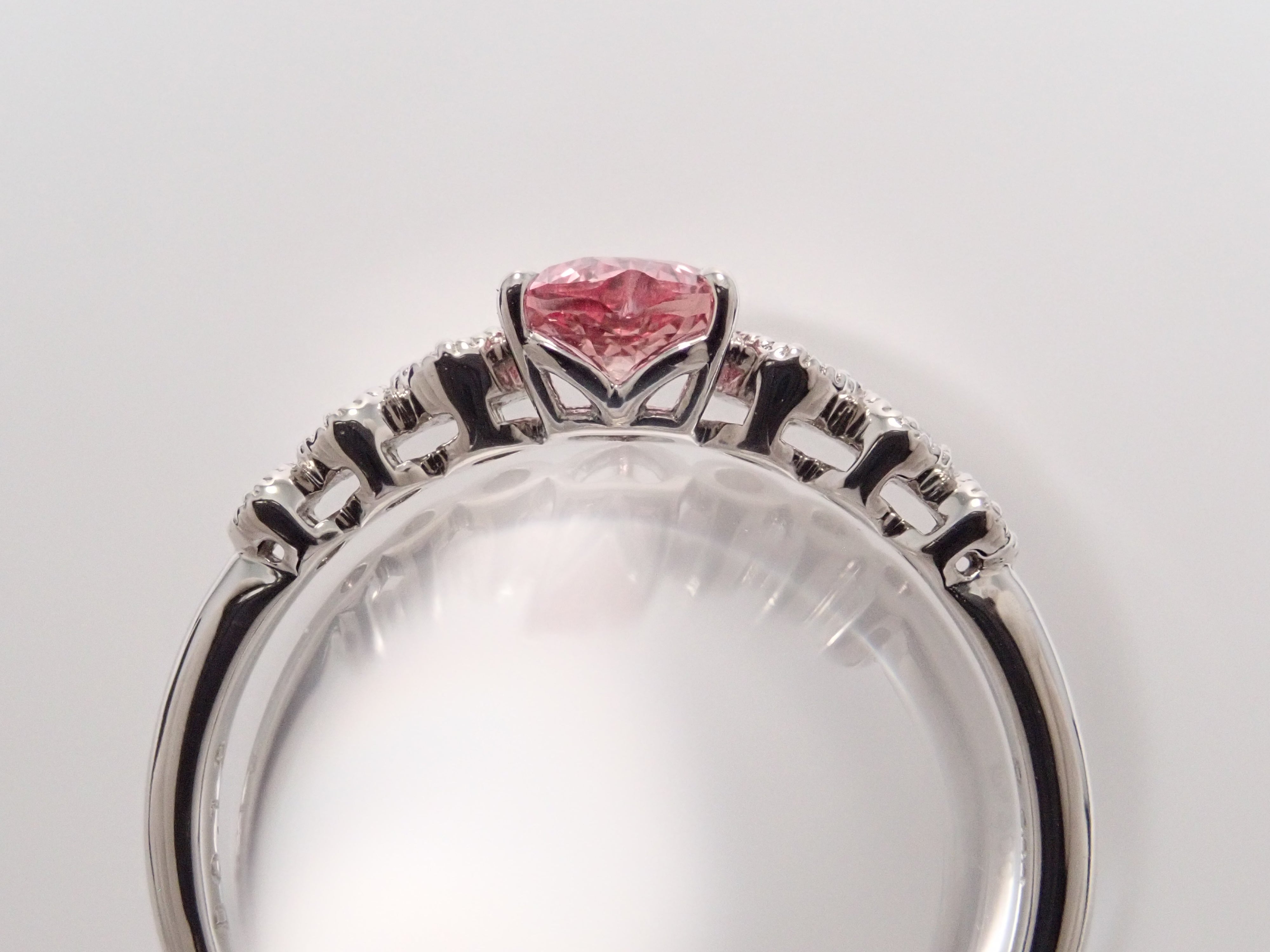 【8/6 22時販売】【カラフリ】Pt900 ピンクサファイア 0.465ct・ダイヤモンド0.12ctリング 鑑別書
