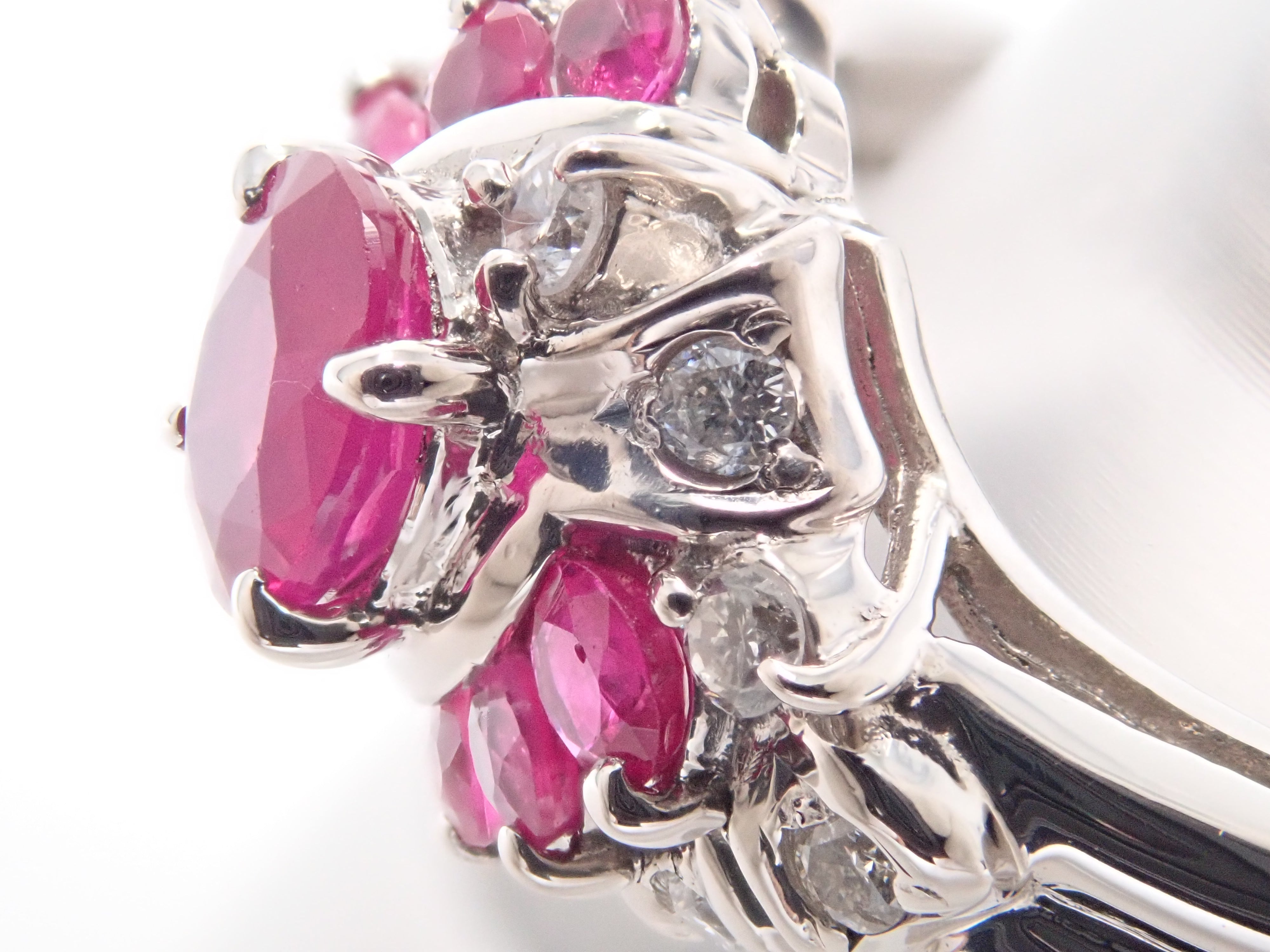 【8/6 22時販売】【カラフリ】Pt850 ルビー 0.85ct・ダイヤモンド0.09ctリング 鑑別書