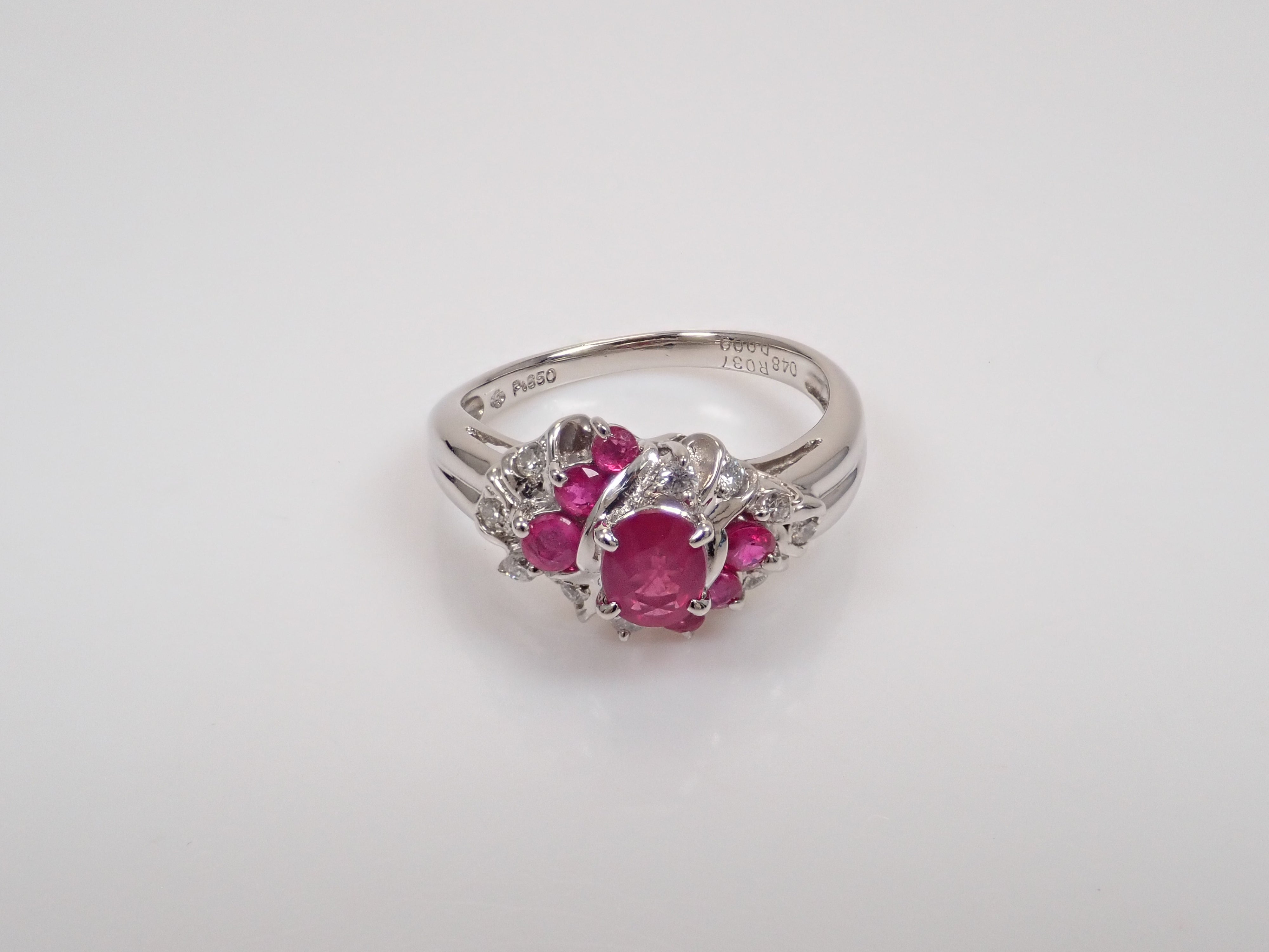 【8/6 22時販売】【カラフリ】Pt850 ルビー 0.85ct・ダイヤモンド0.09ctリング 鑑別書