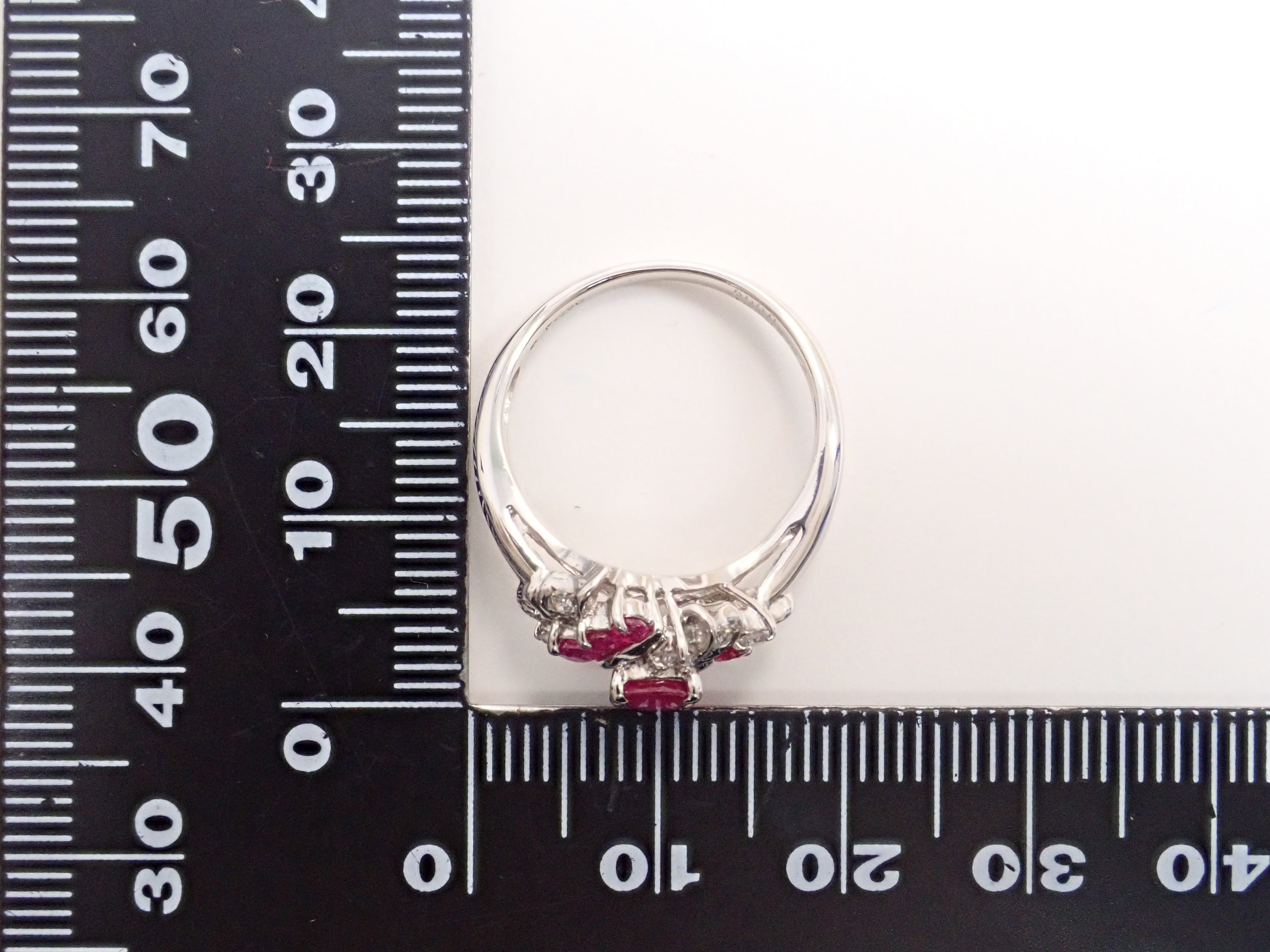 【8/6 22時販売】【カラフリ】Pt850 ルビー 0.85ct・ダイヤモンド0.09ctリング 鑑別書