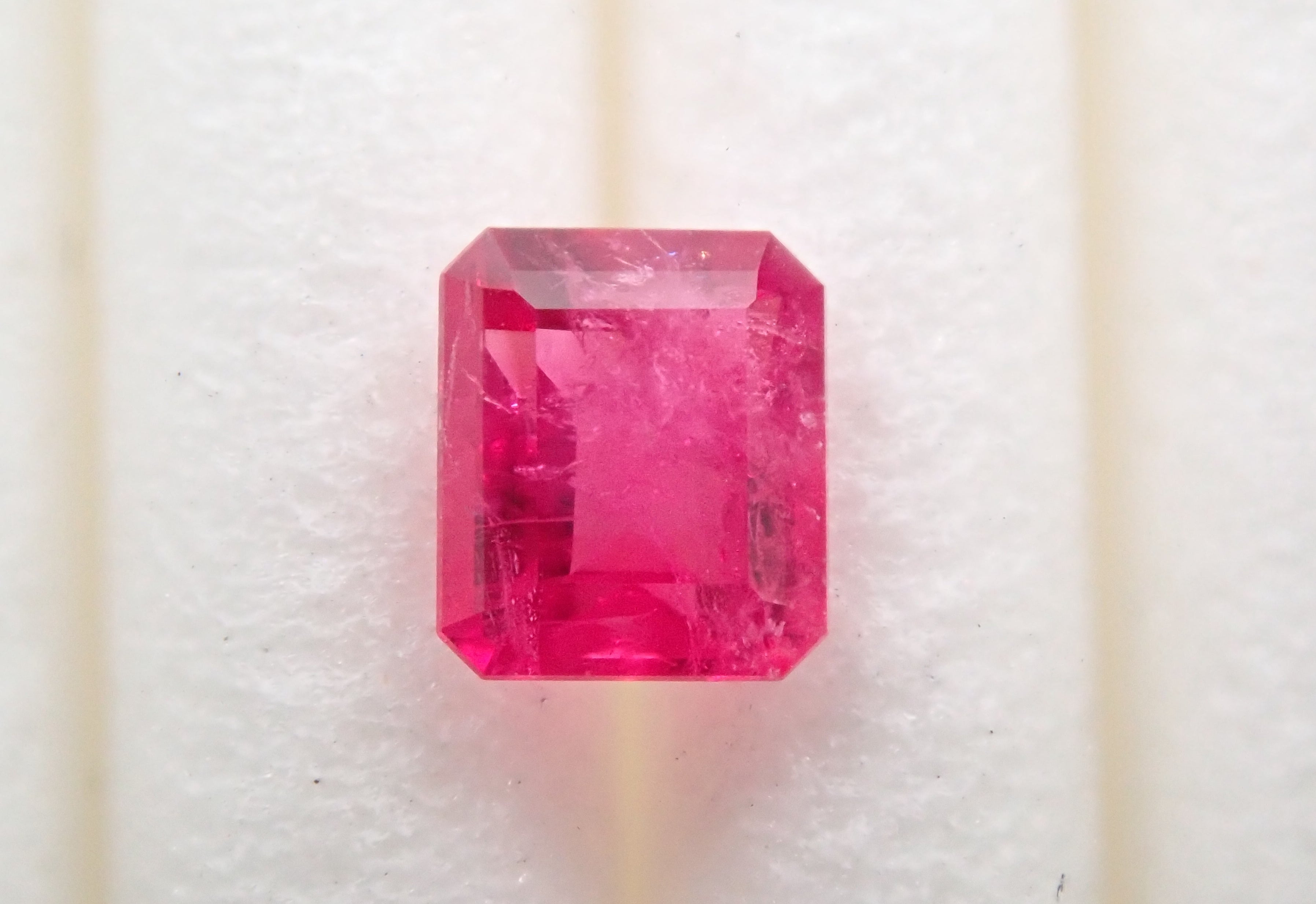 Red beryl 0.173ct loose