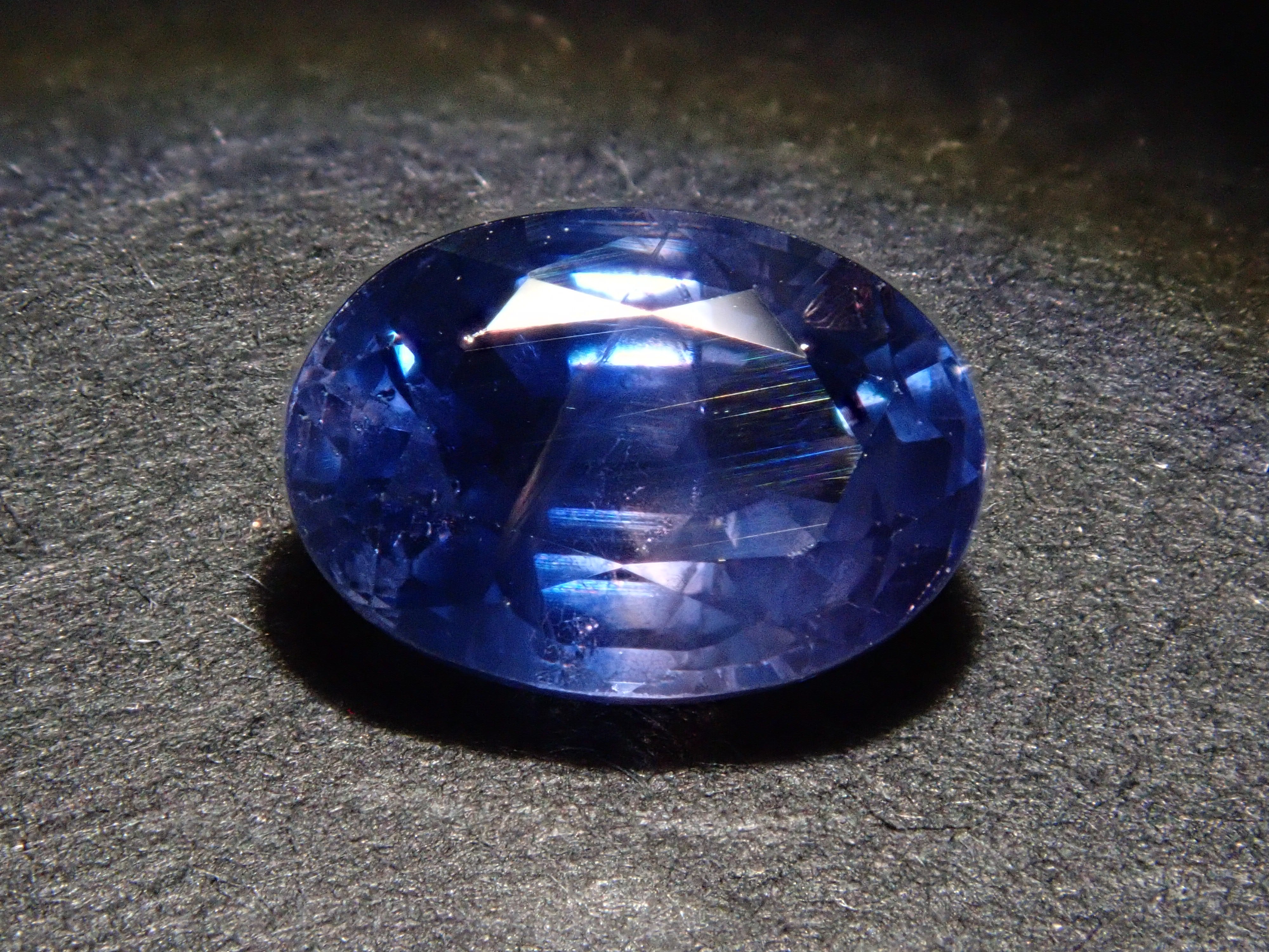 【12544897掲載】バイカラーサファイア 1.341ctルース