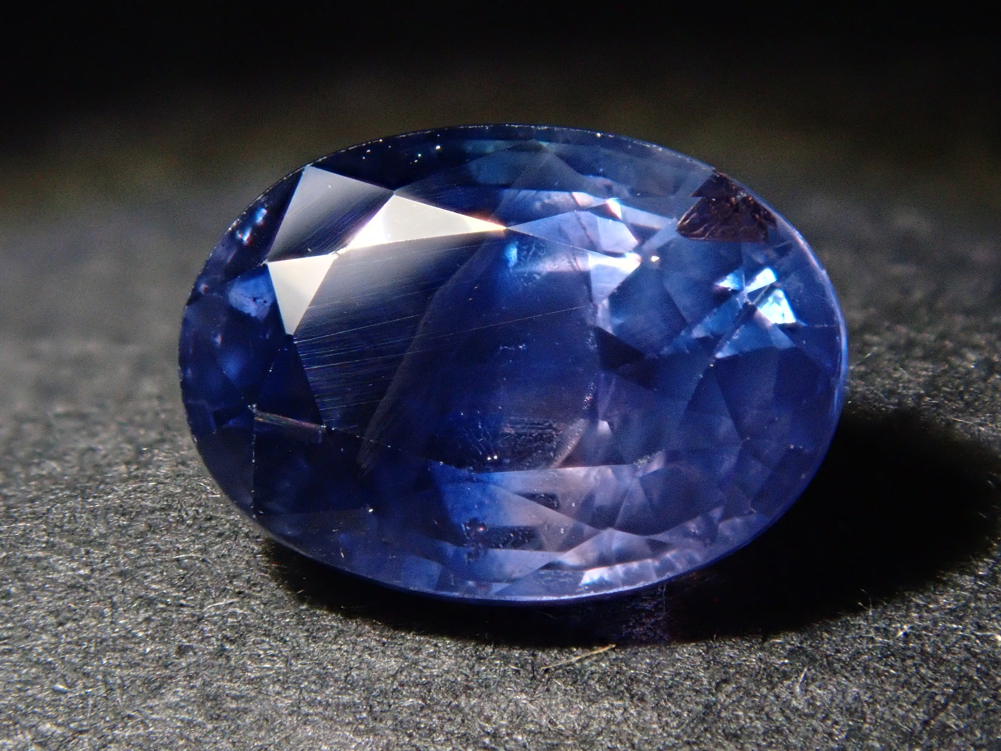 【12544897掲載】バイカラーサファイア 1.341ctルース