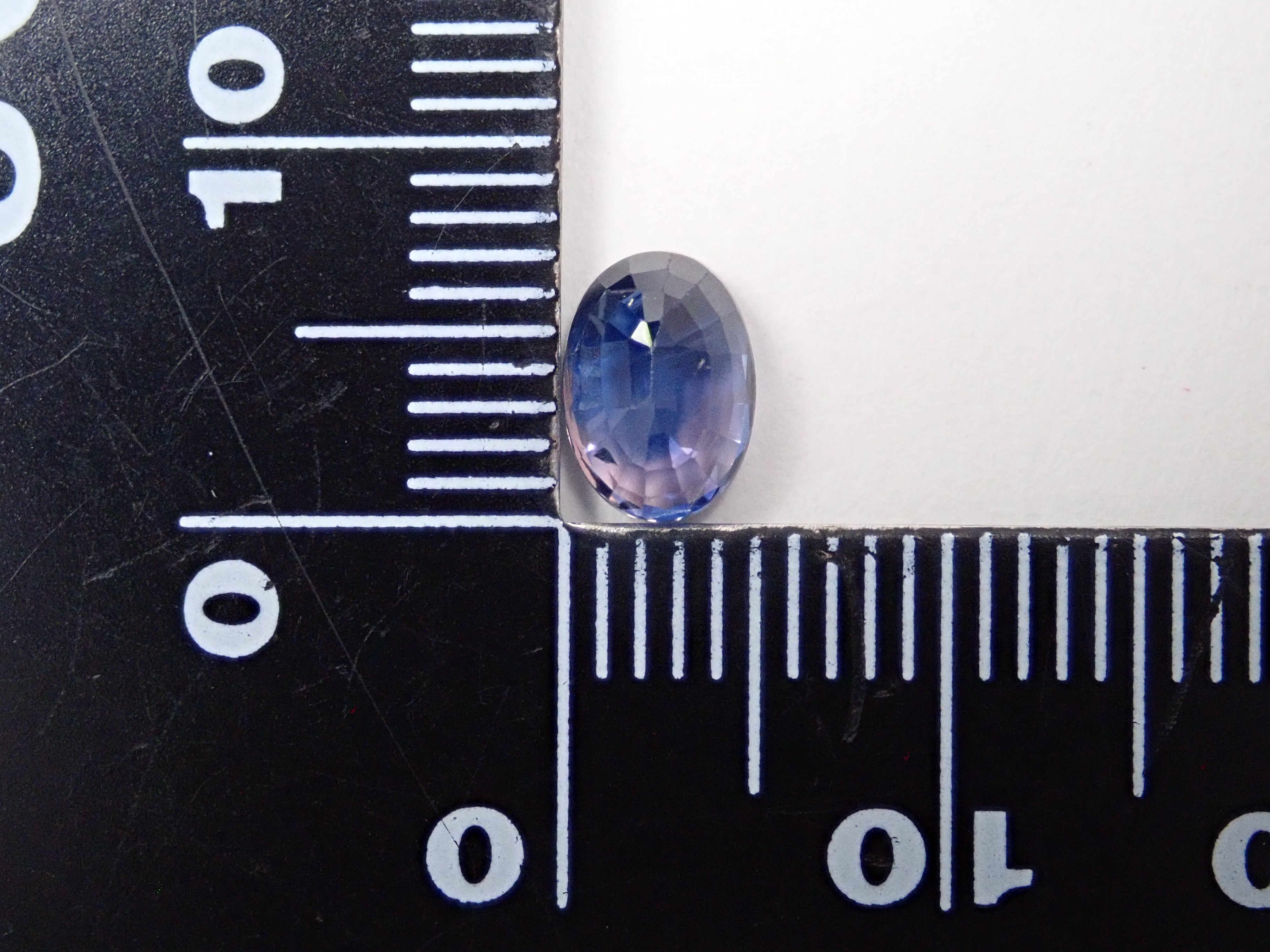 【12544897掲載】バイカラーサファイア 1.341ctルース