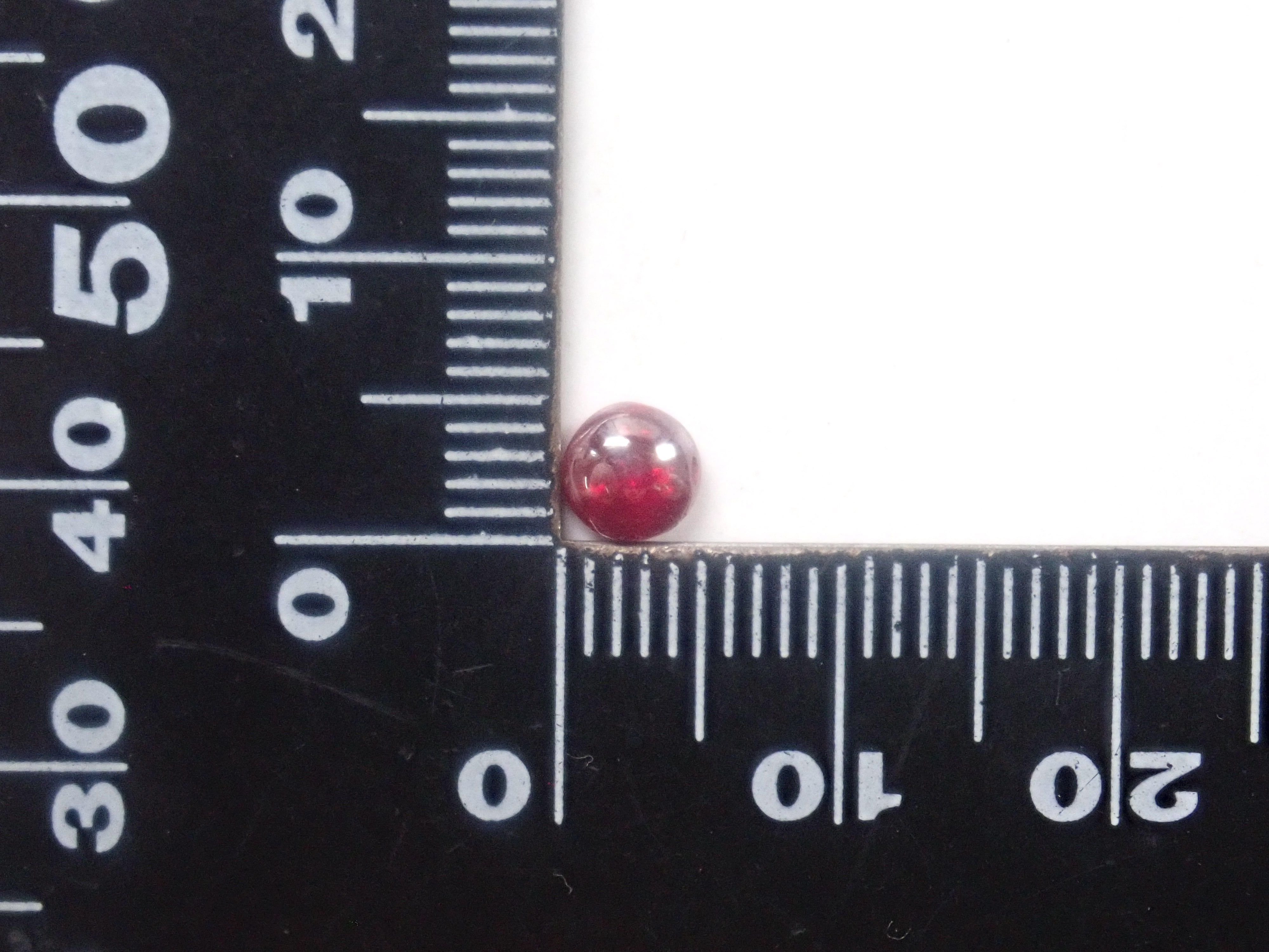 【8/11 22點開賣】《限量14顆》有機會抽中白榴石、辰砂、藍方石等稀有寶石扭蛋《多件購買優惠》