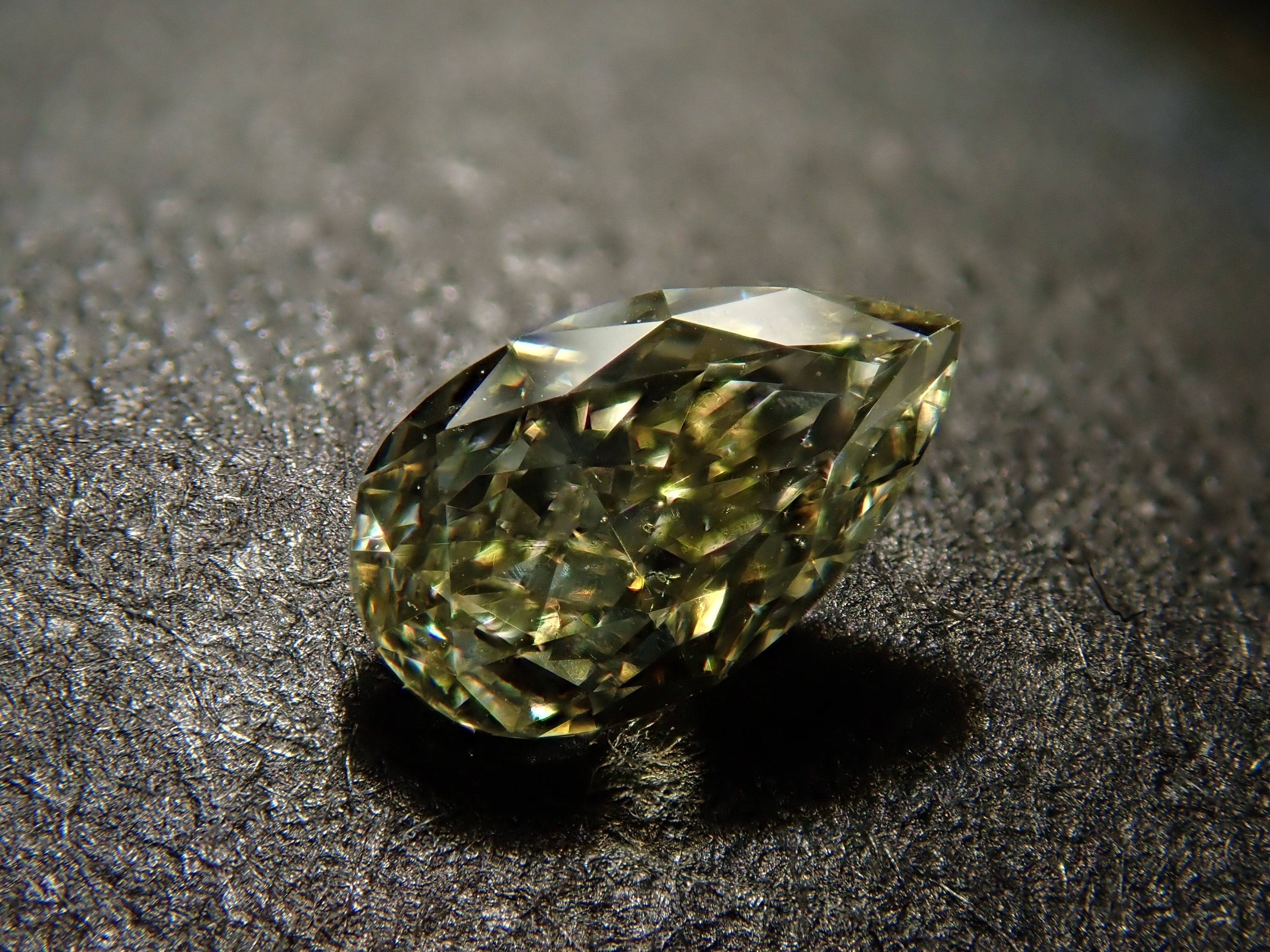 カメレオンダイヤモンド 0.212ctルース(LIGHT BROWNISH GREENISH YELLOW（カメレオン）, SI-1)