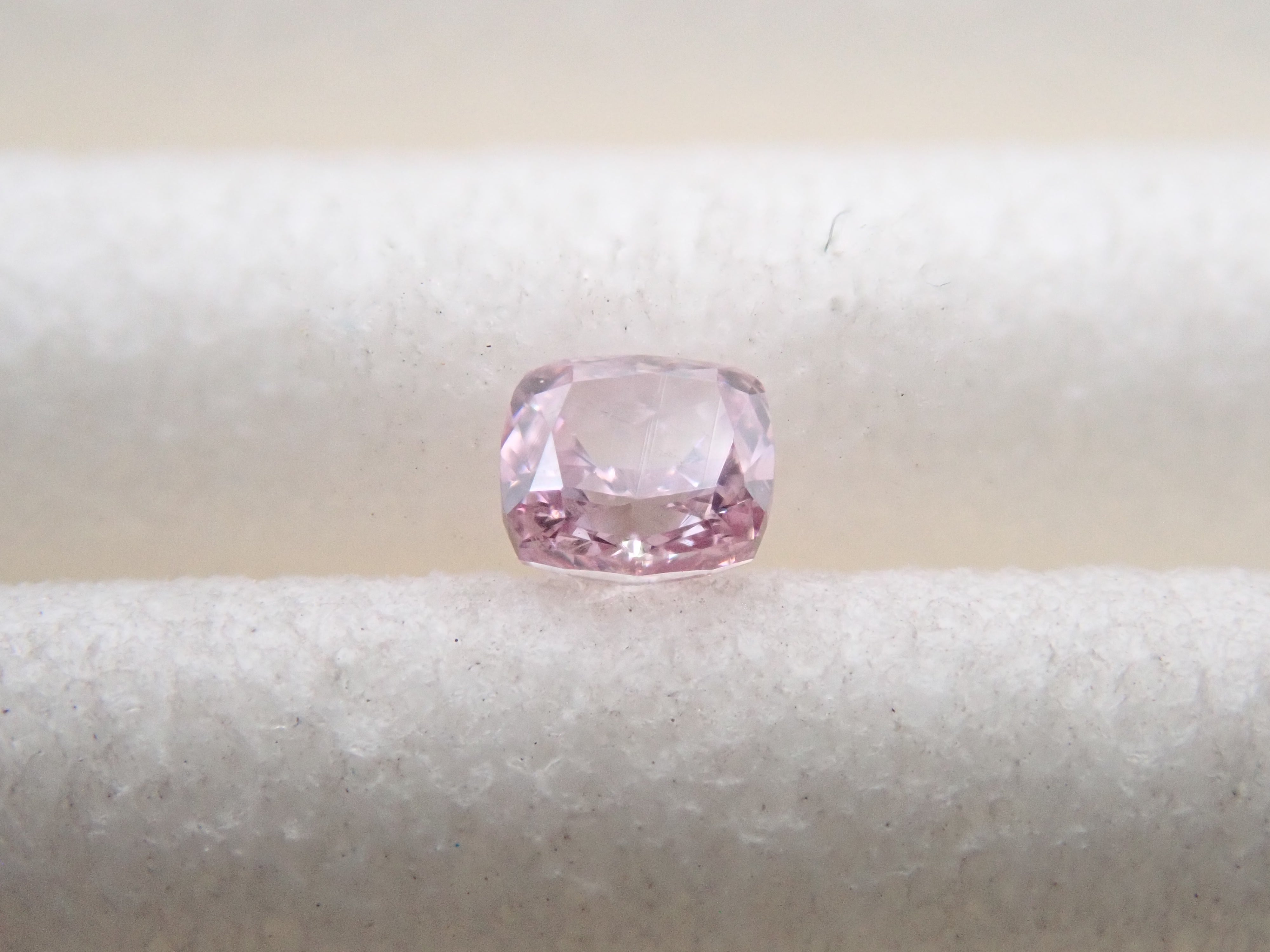 【32501975掲載】ピンクダイヤモンド 0.055ctルース(FANCY INTENSE PURPLISH PINK, SI2)