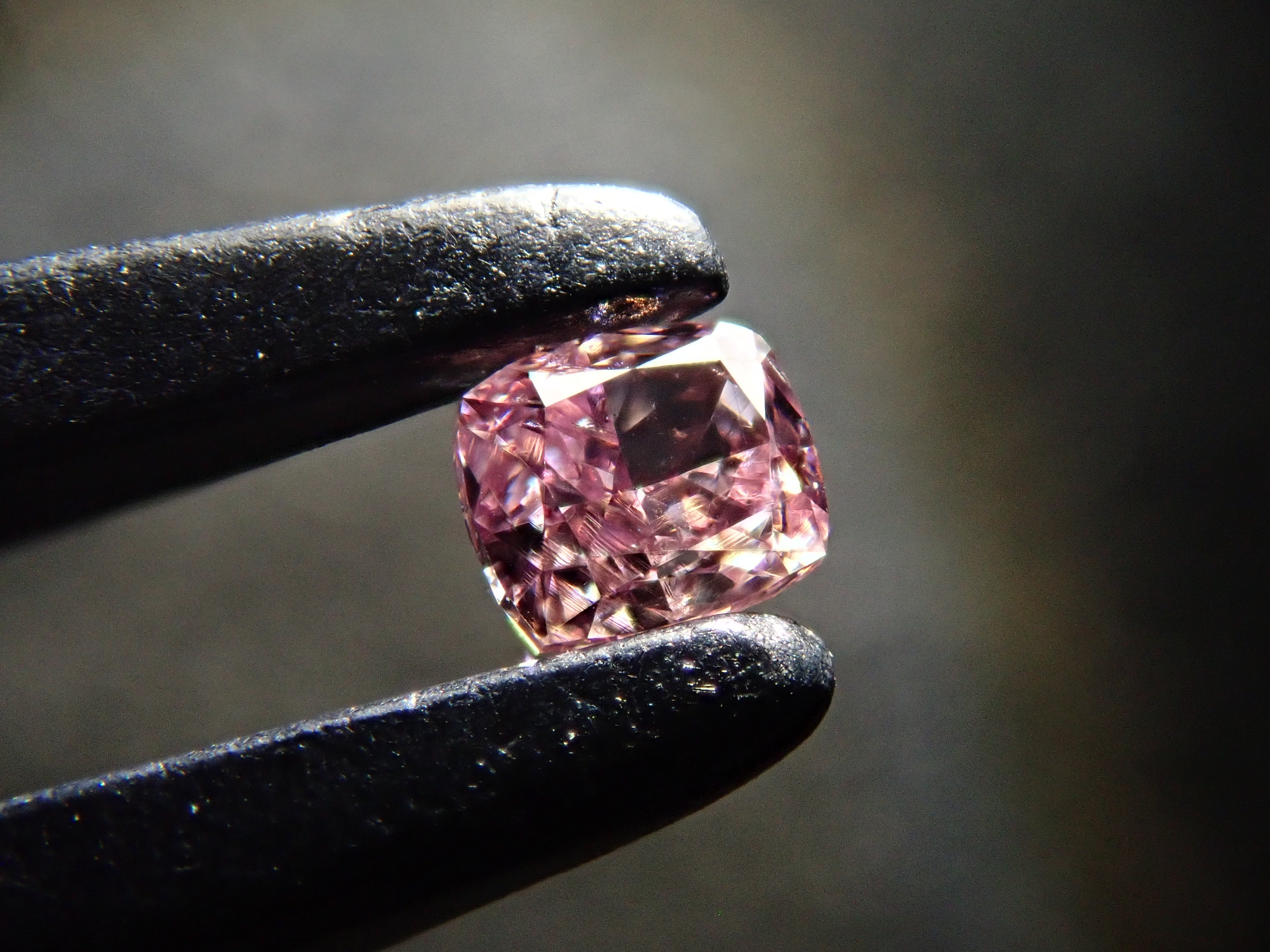 【32501975掲載】ピンクダイヤモンド 0.055ctルース(FANCY INTENSE PURPLISH PINK, SI2)