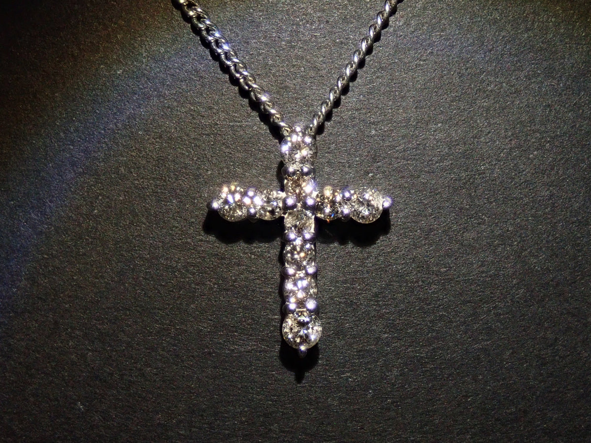 【10/7 22時販売】【カラフリ】K18WG ダイヤモンド 0.5ct クロスモチーフ ペンダントトップ（ネックレストップ）