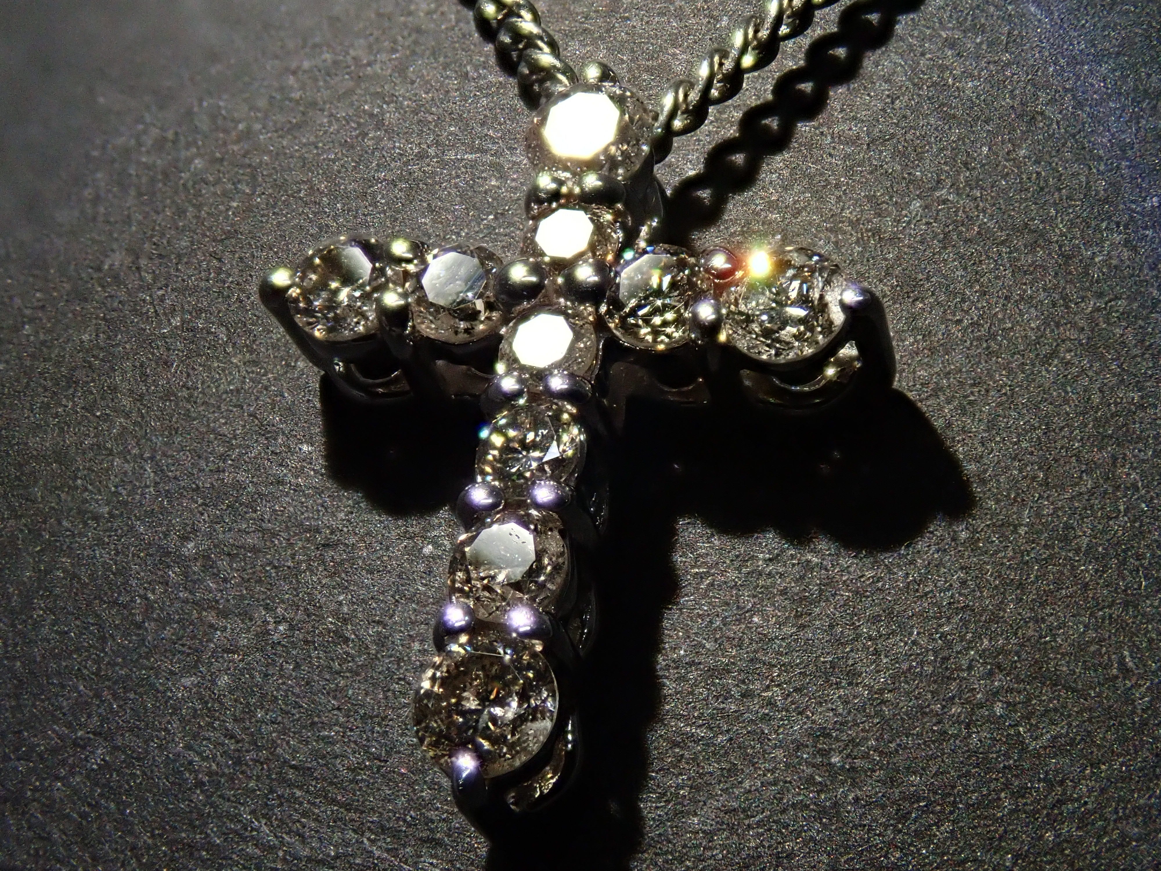 K18WG ダイヤモンド 0.5ct クロスモチーフ ペンダントトップ