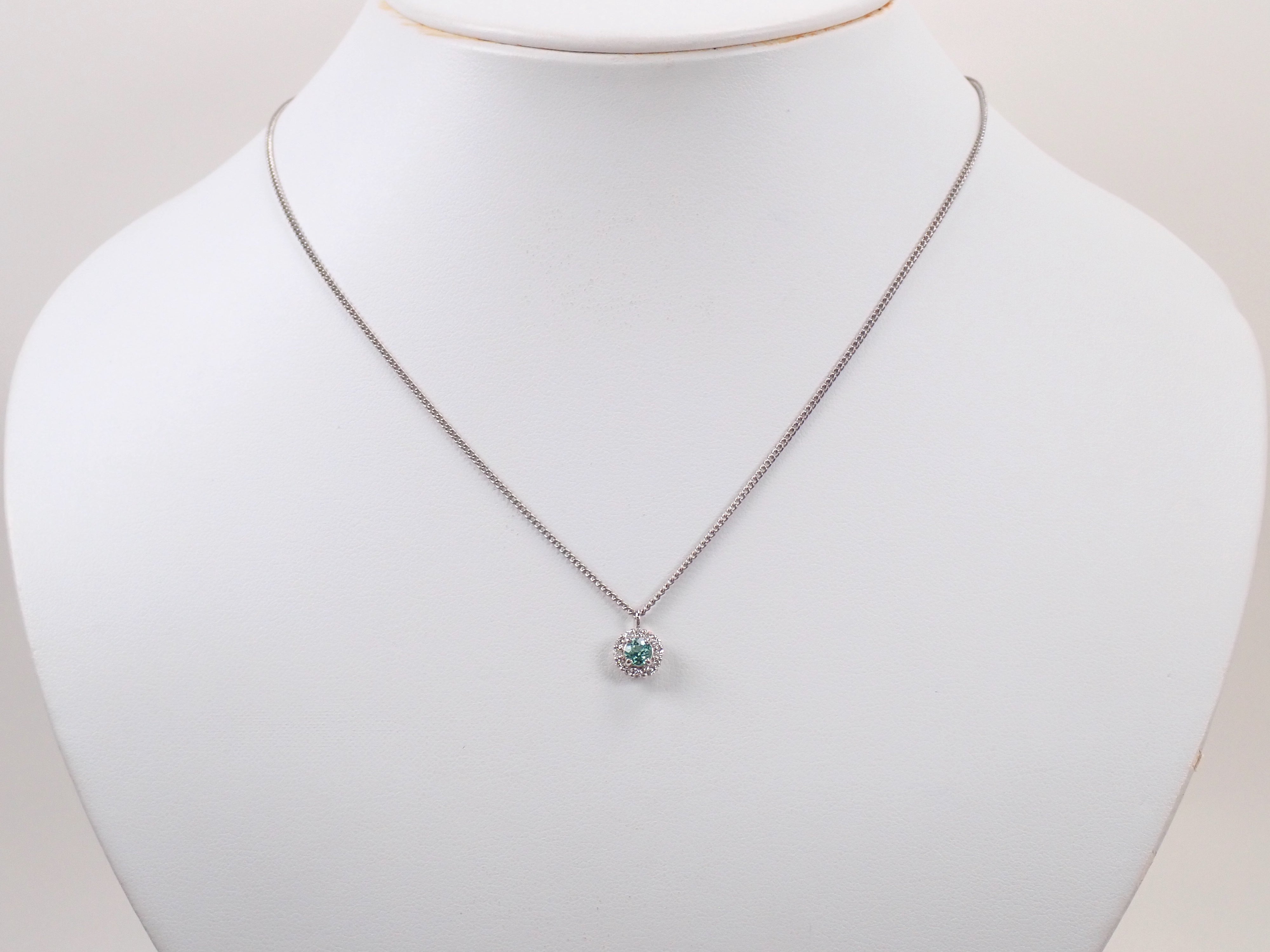 【抽選販売0812_02】Pt900 コロンビア産ミントカラーエメラルド 4mm/0.22ct ・ダイヤモンド0.16ctペンダントトップ（ネックレストップ）鑑別書