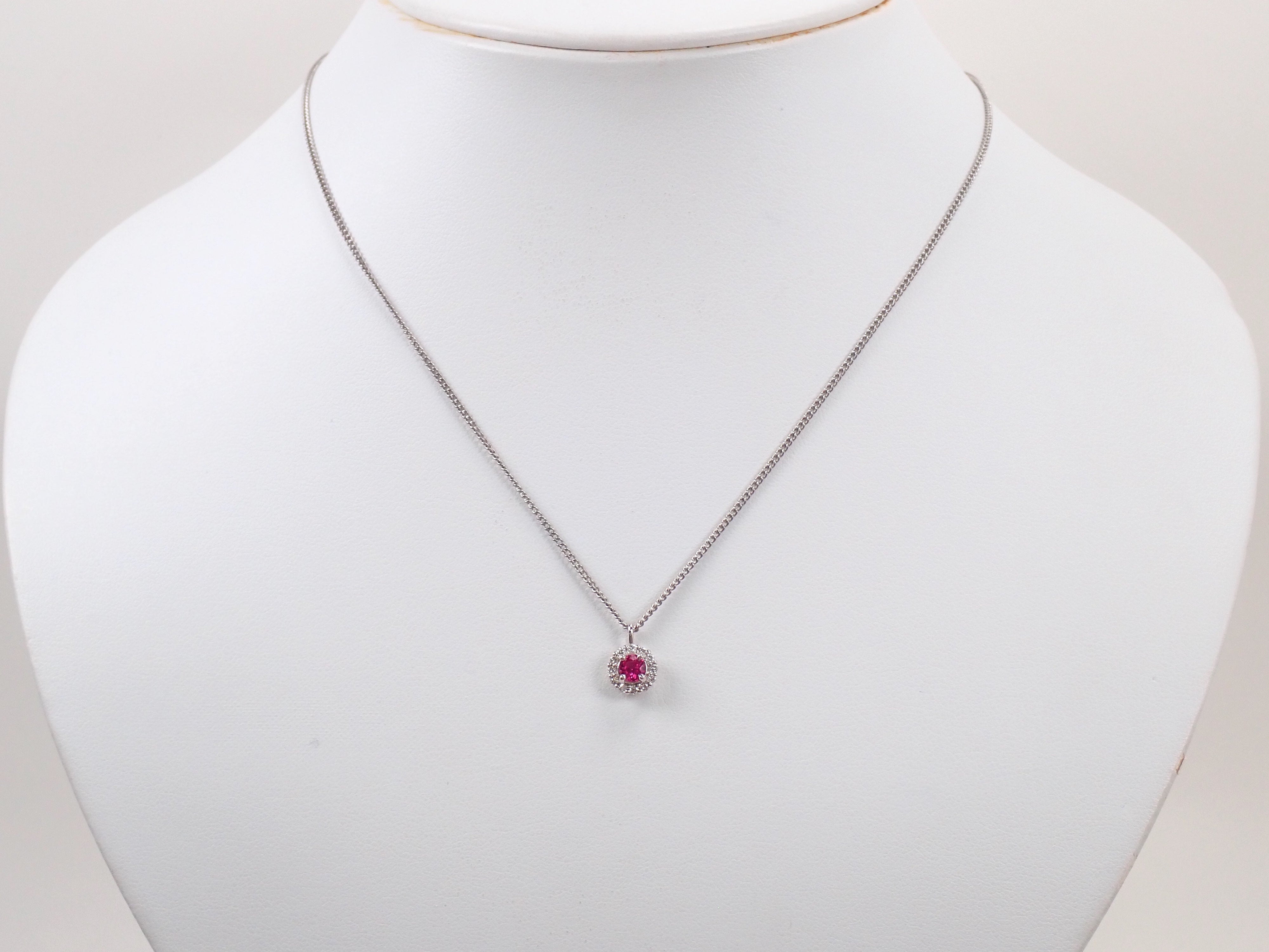 【抽選販売0812_05】Pt900 モザンビーク産ルビー 4mm/0.3ct ・ダイヤモンド0.16ctペンダントトップ（ネックレストップ）鑑別書