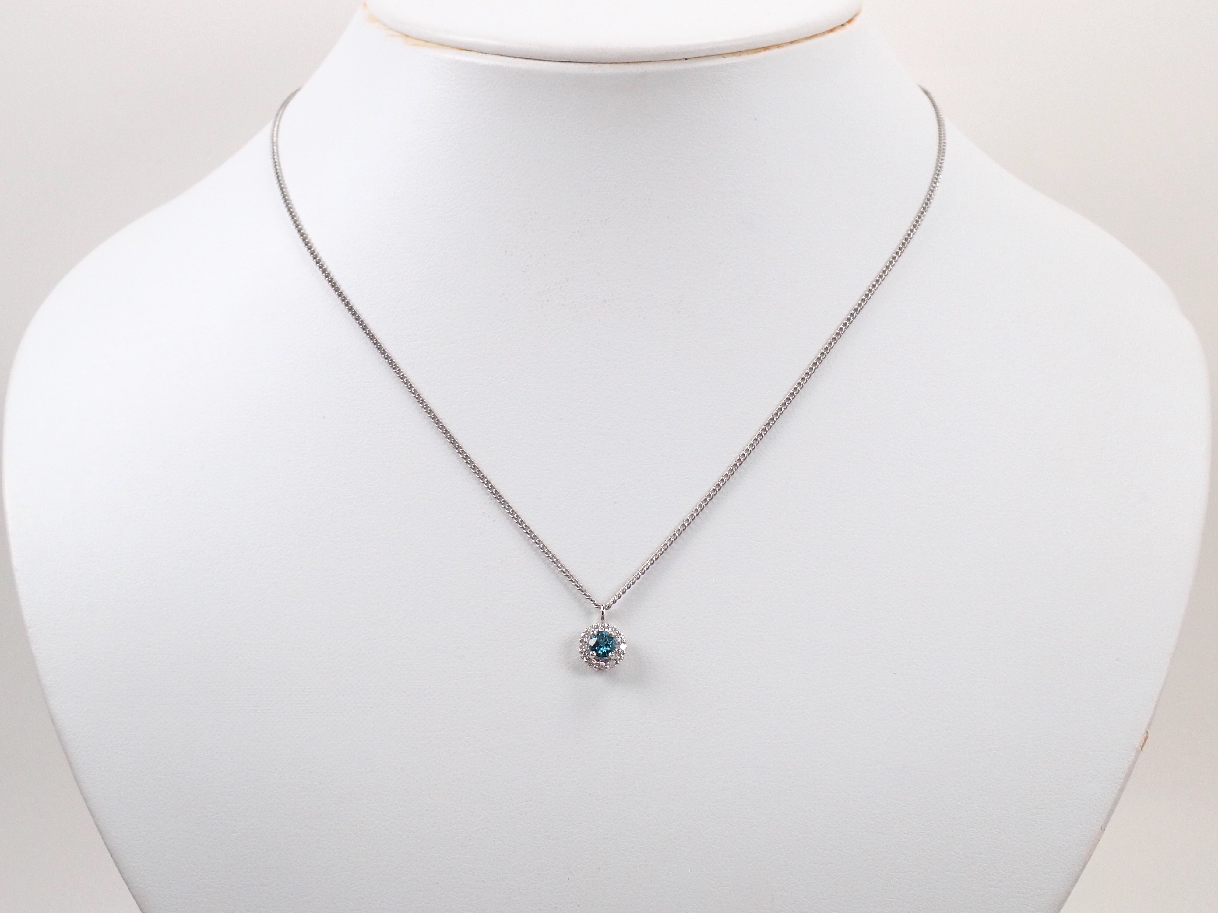 【抽選販売0812_04】Pt900 ブラジル産シーフォームトルマリン 4mm/0.32ct ・ダイヤモンド0.16ctペンダントトップ（ネックレストップ）鑑別書