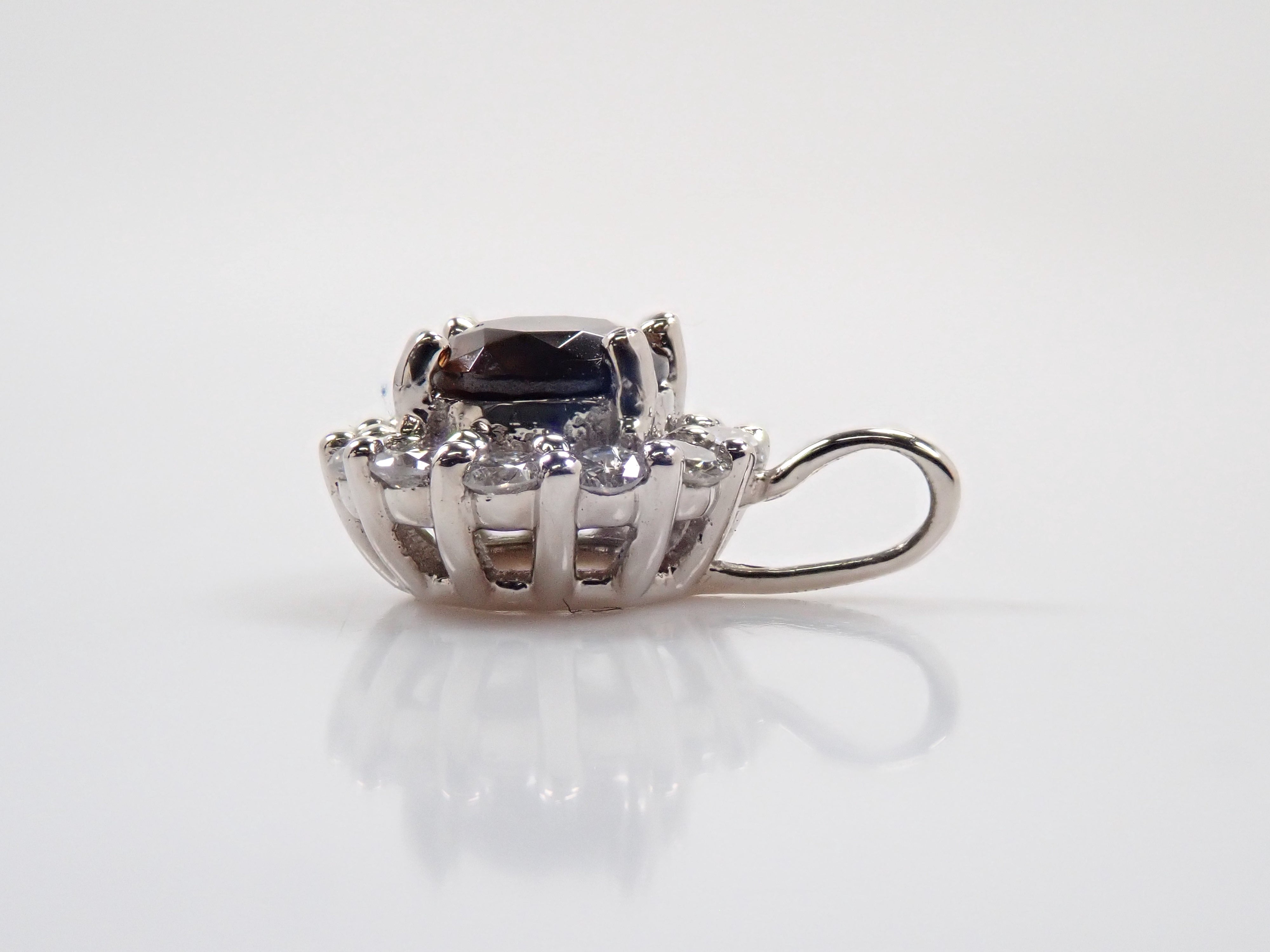 【抽選販売0812_03】Pt900 中国・雲南省産キャシテライト 4mm/0.57ct ・ダイヤモンド0.16ctペンダントトップ（ネックレストップ）鑑別書