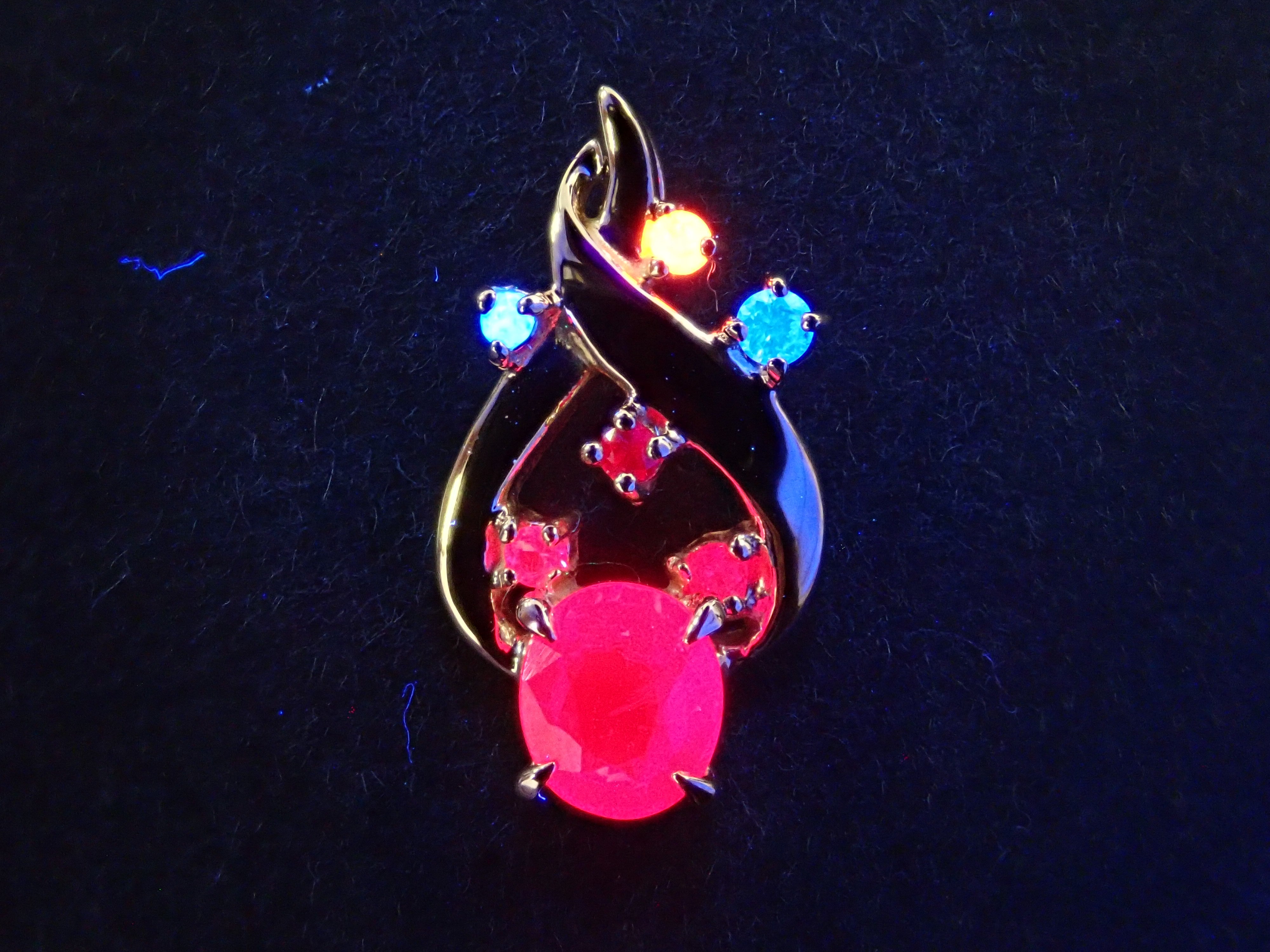 K18PG ピジョンブラッドルビー 0.4ct ペンダントトップ（ネックレストップ）