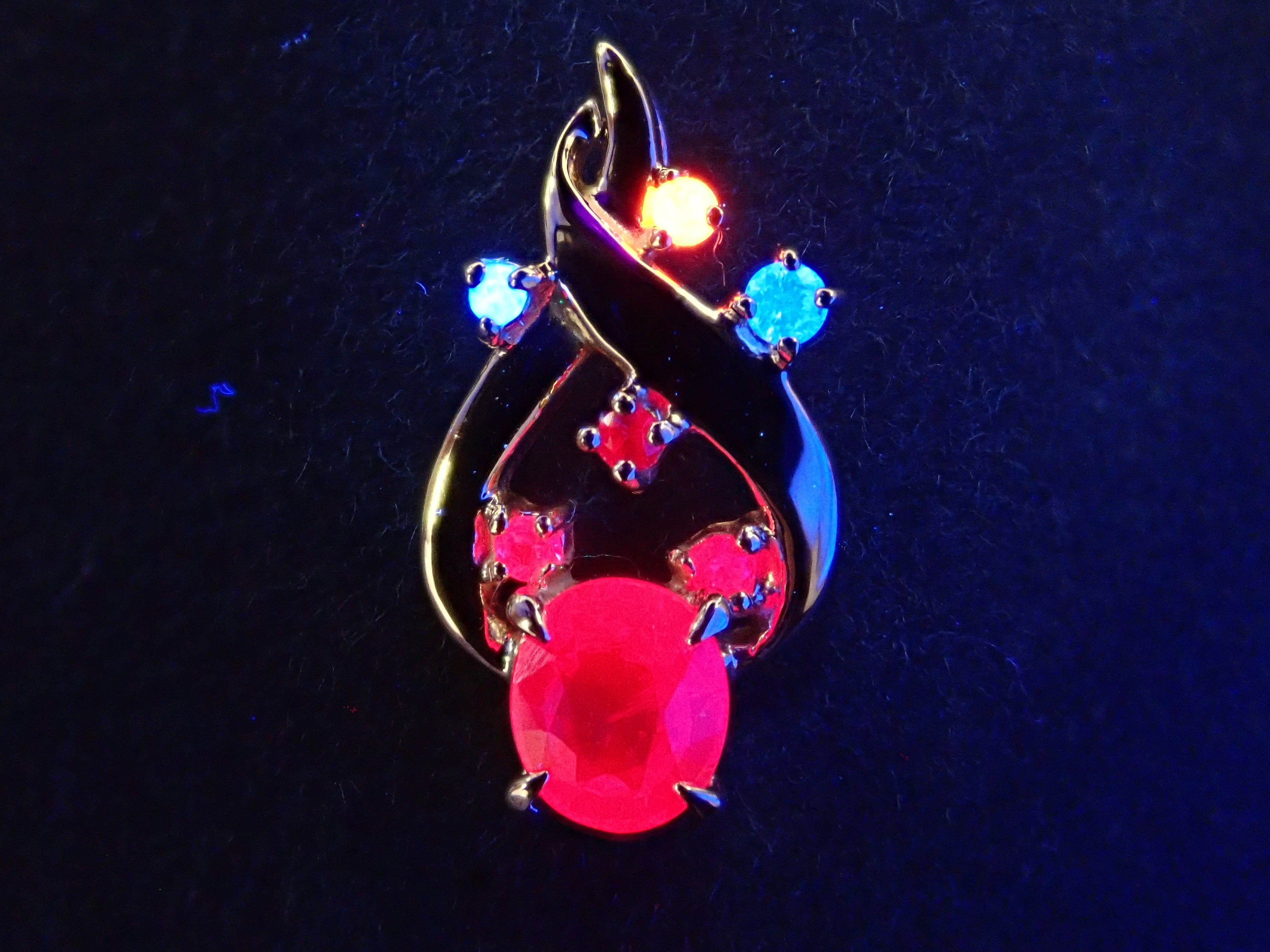 K18PG ピジョンブラッドルビー 0.4ct ペンダントトップ（ネックレストップ）