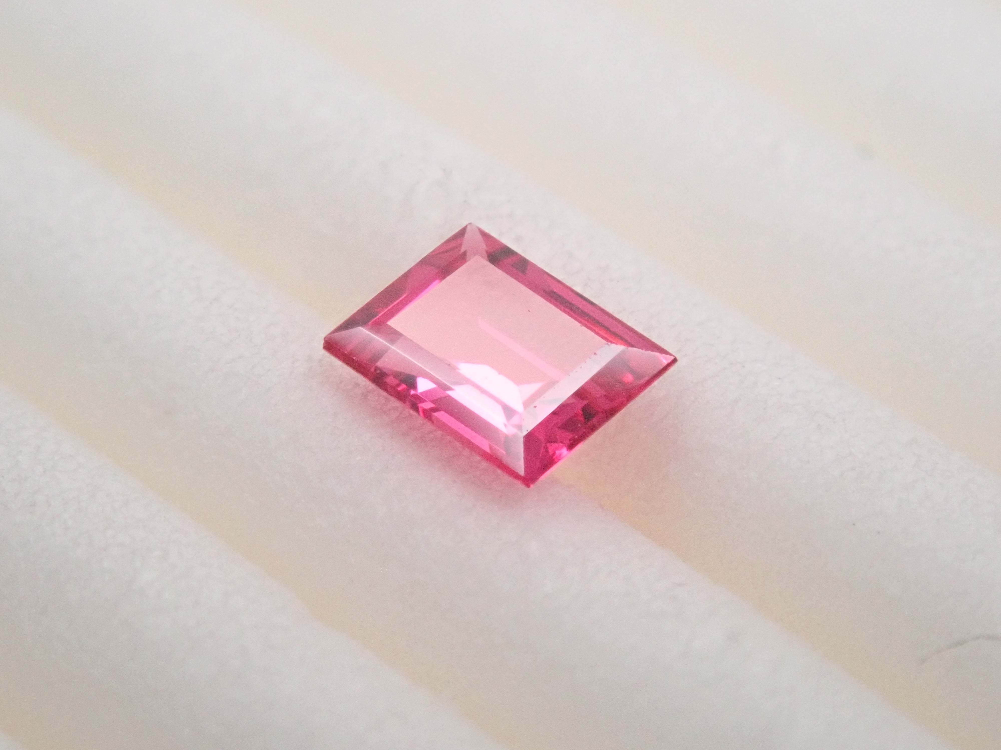 ビルマ産レッドスピネル 0.236ctルース