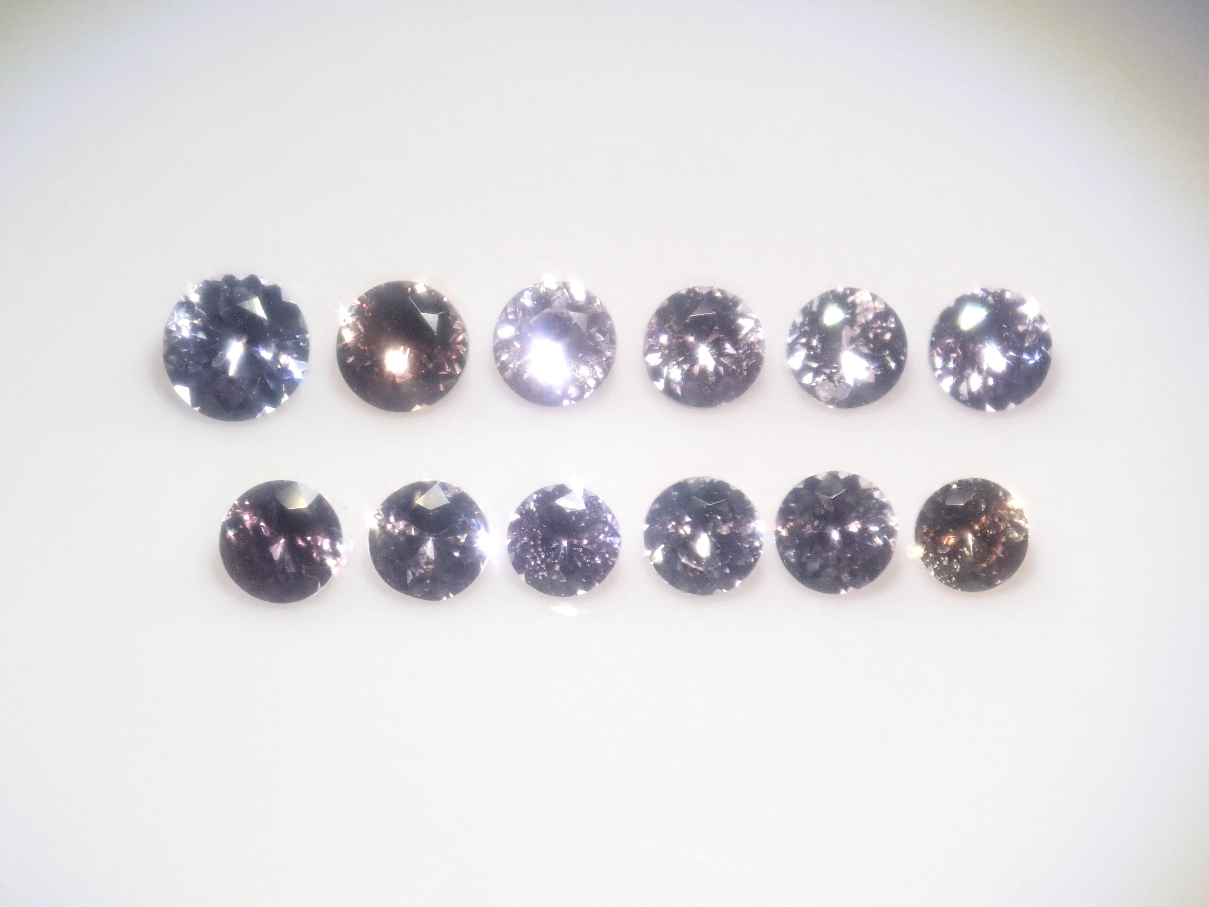 【8/23  22時販売】《限定12石》通常55,800円のパパラチアサファイア中宝鑑付含むベトナム産やビビッドなモザンビーク産などサファイアガチャ（さらにサンジェ氏サファイア1石）《複数購入割引有》