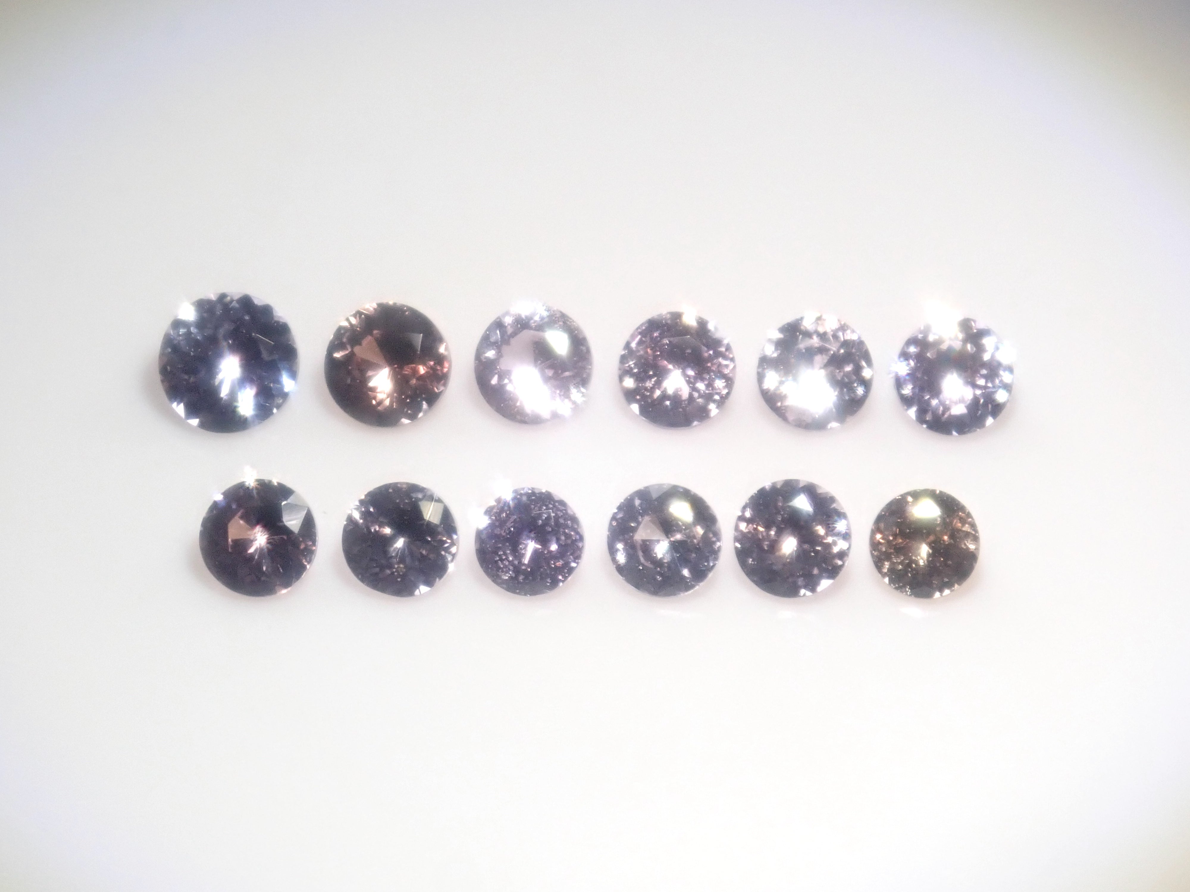 【8/23  22時販売】《限定12石》通常55,800円のパパラチアサファイア中宝鑑付含むベトナム産やビビッドなモザンビーク産などサファイアガチャ（さらにサンジェ氏サファイア1石）《複数購入割引有》