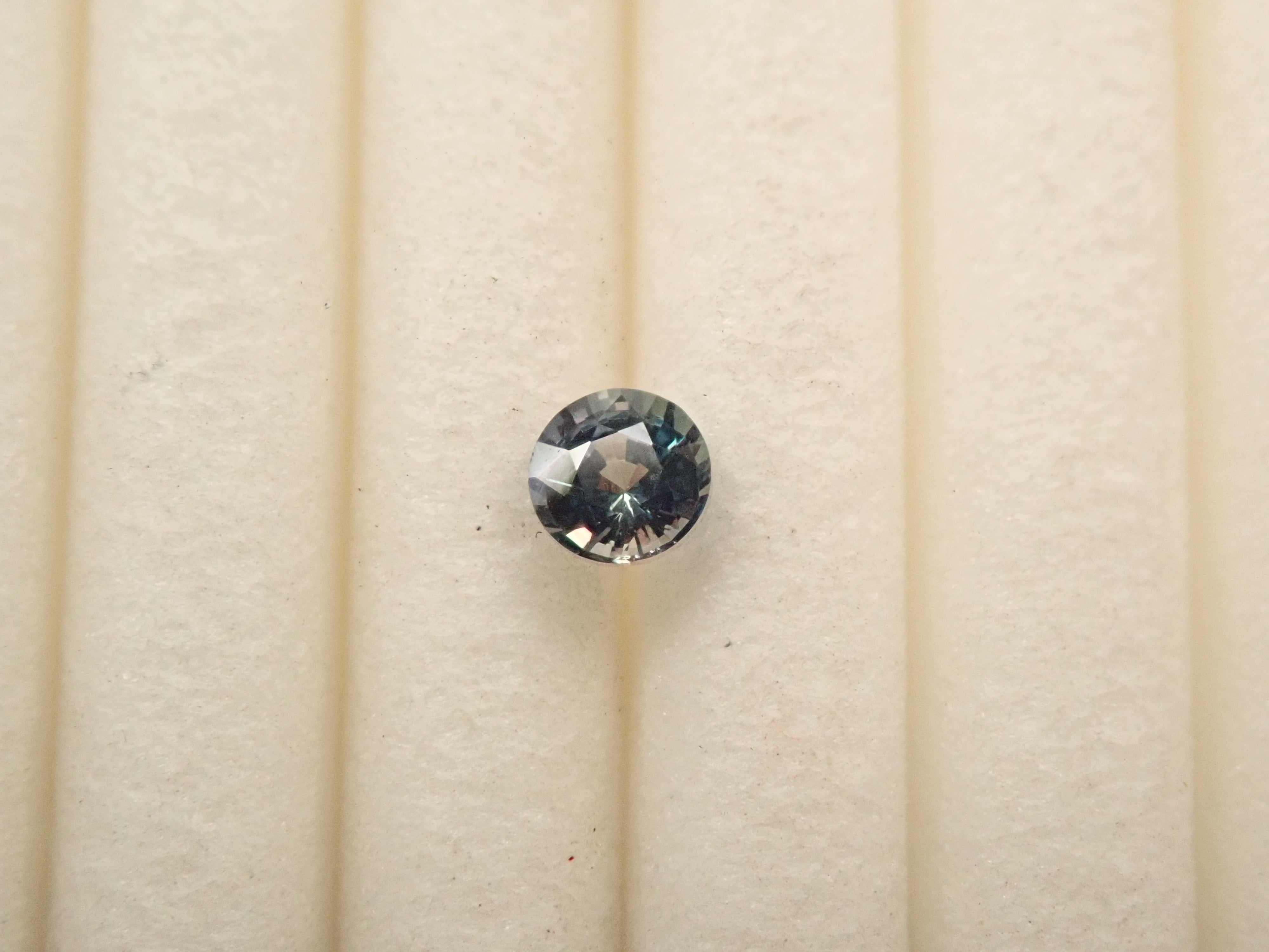 【12560199掲載】ブラジル産アレキサンドライト 0.105ctルース