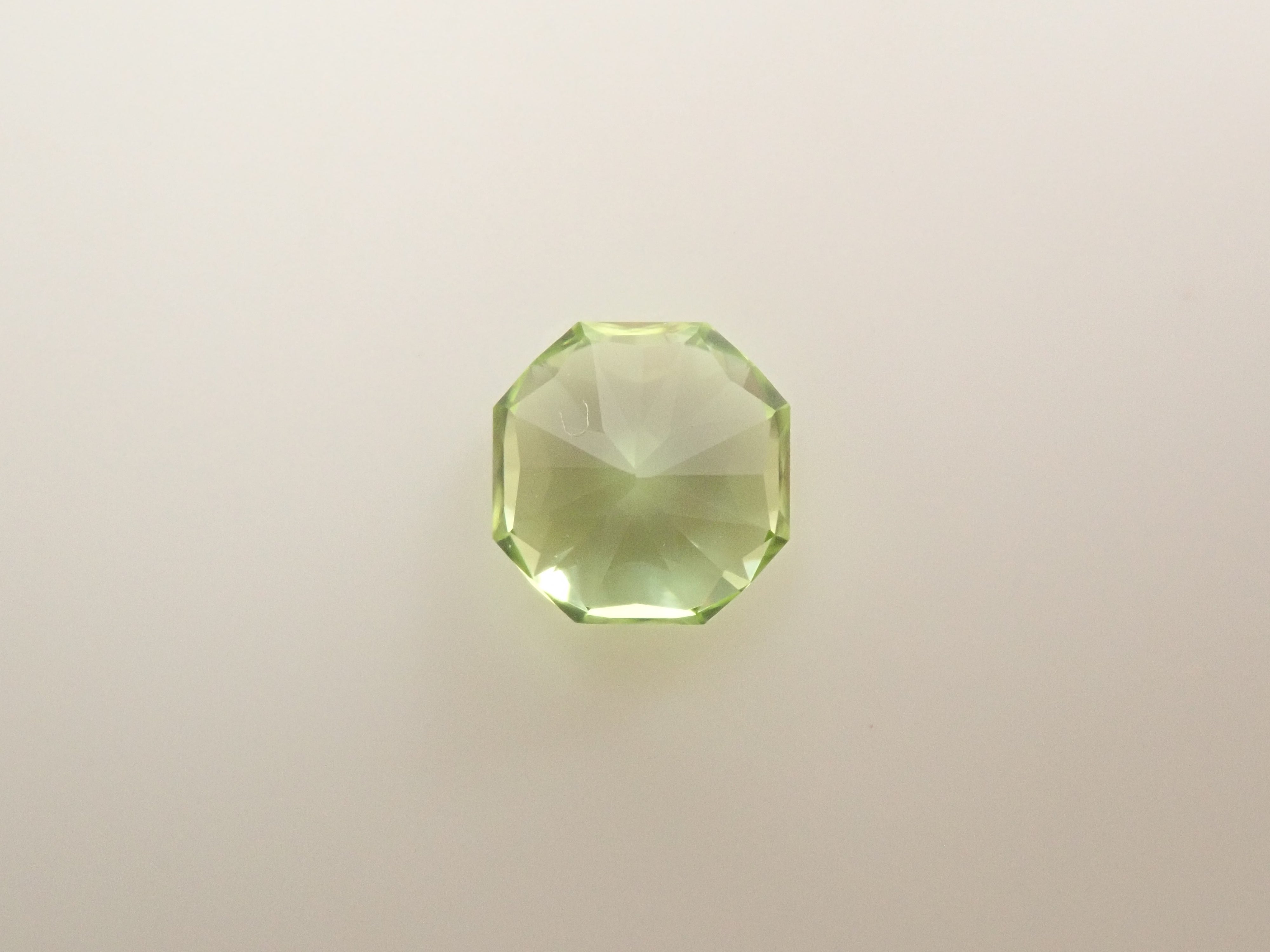 【12560188掲載】アメリカ産ペリドット 0.373ctルース