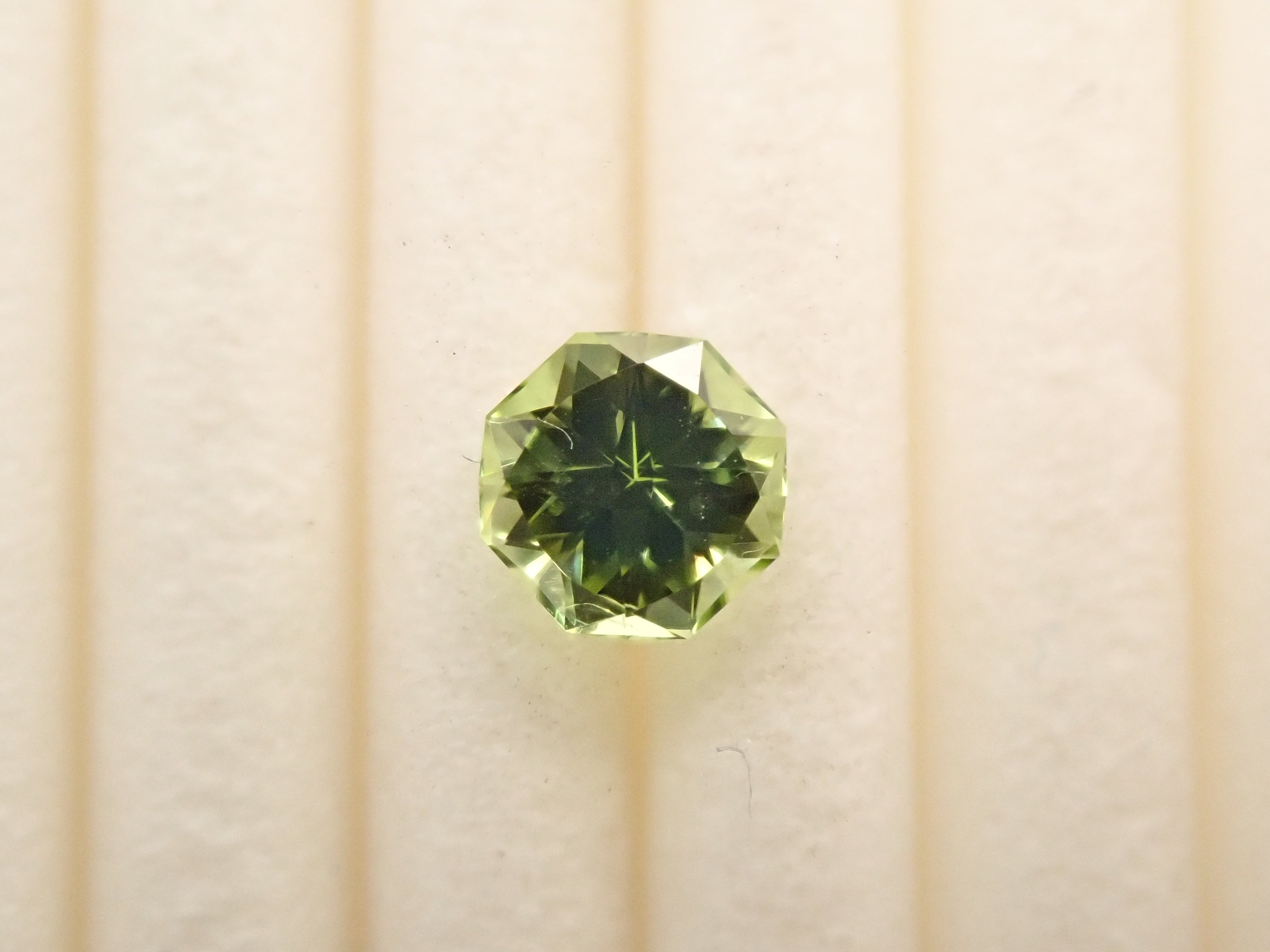 【12560189掲載】アメリカ産ペリドット 0.432ctルース