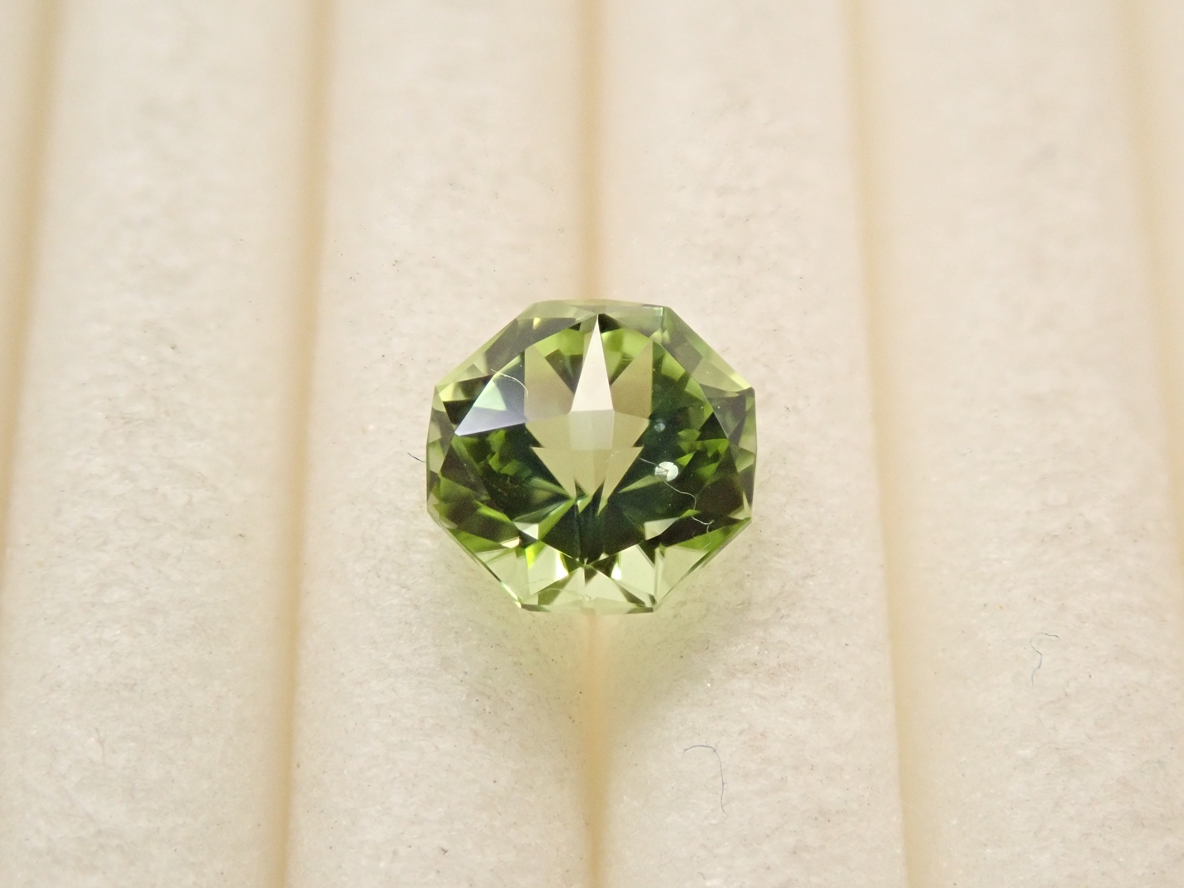 【12560189掲載】アメリカ産ペリドット 0.432ctルース