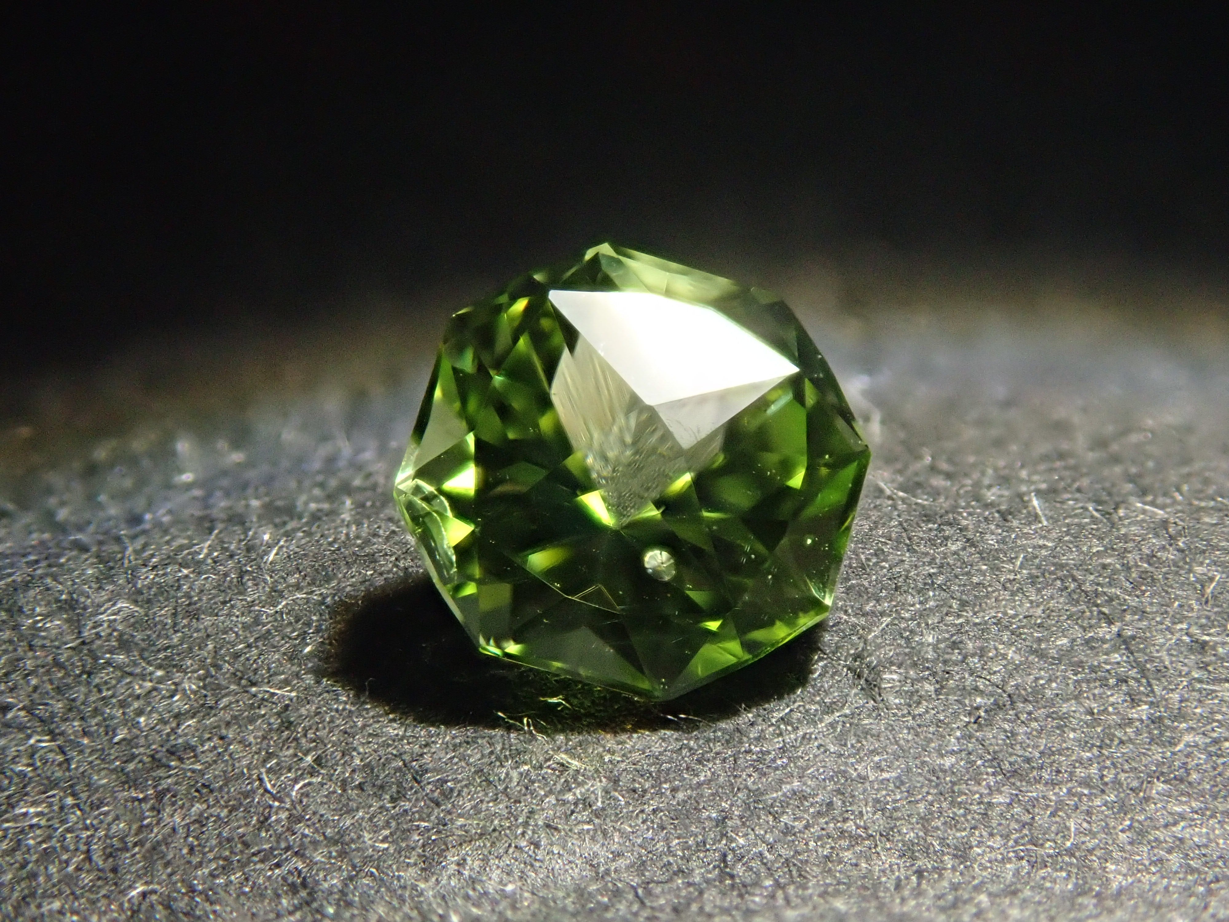 【12560189掲載】アメリカ産ペリドット 0.432ctルース