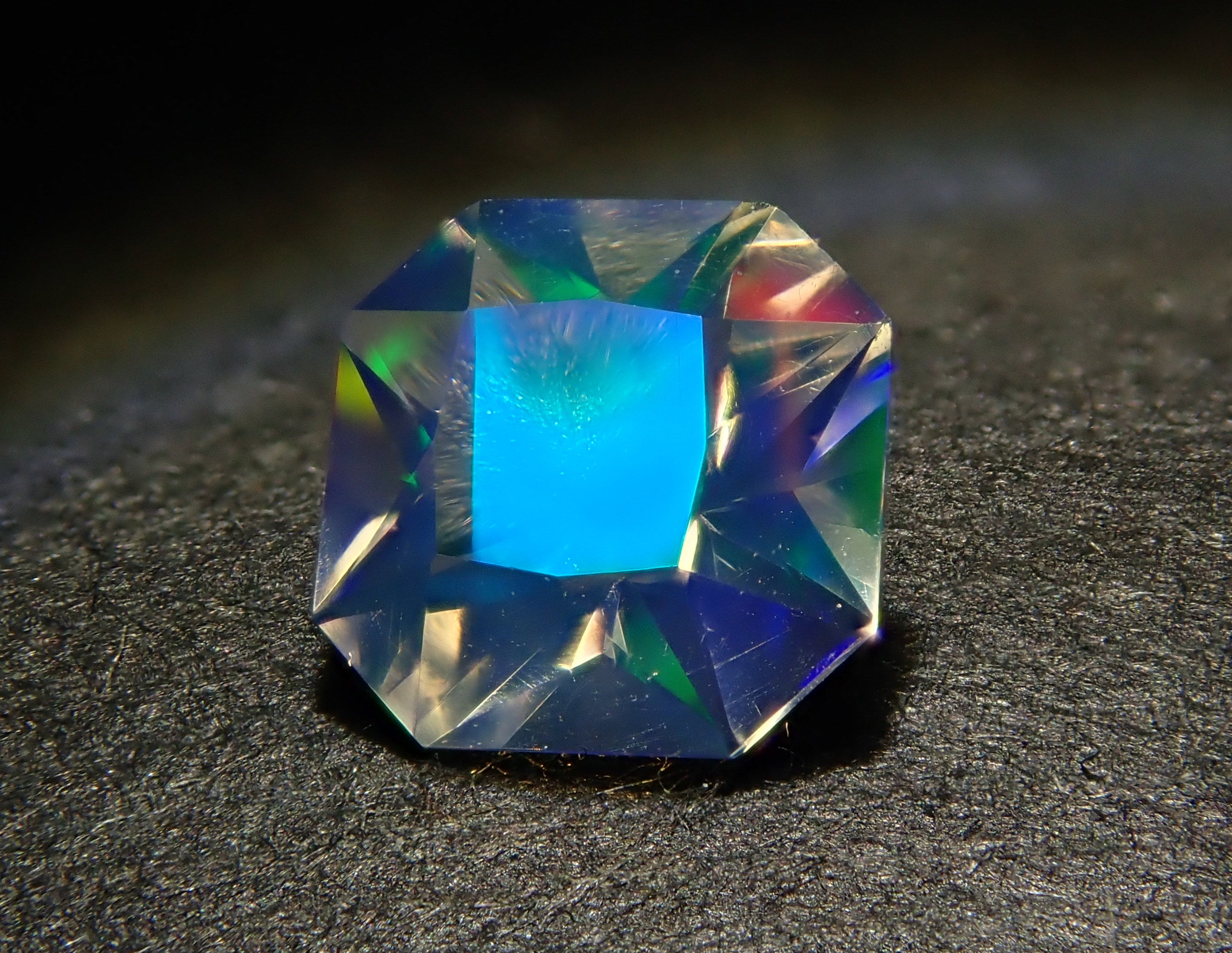 [On Sale at 10 PM on January 16th] Mexican Water Opal (Faceted Cut) 0.210ct Loose
