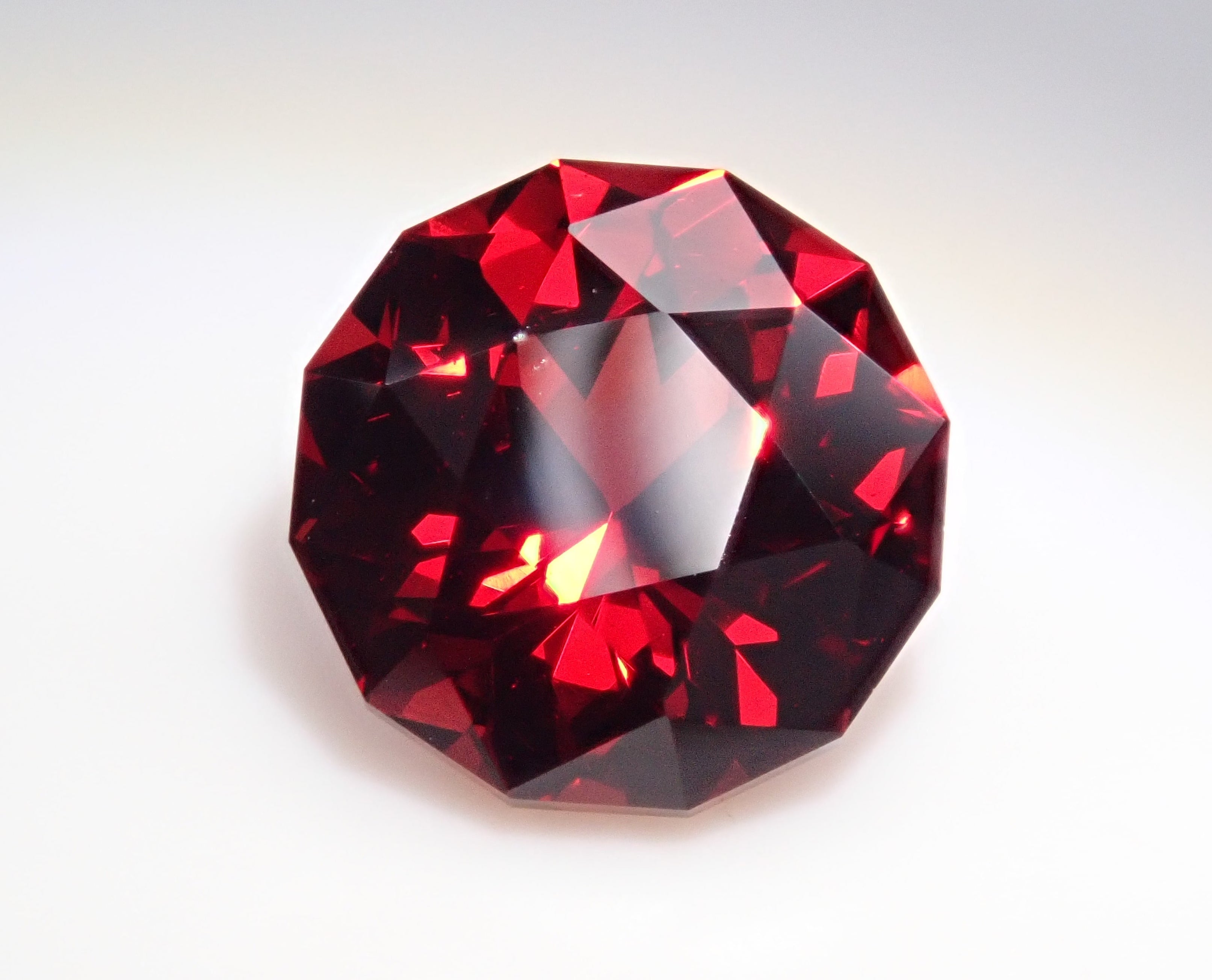 [Mr. Sanjay] Almandine garnet 7.6mm/2.197ct loose