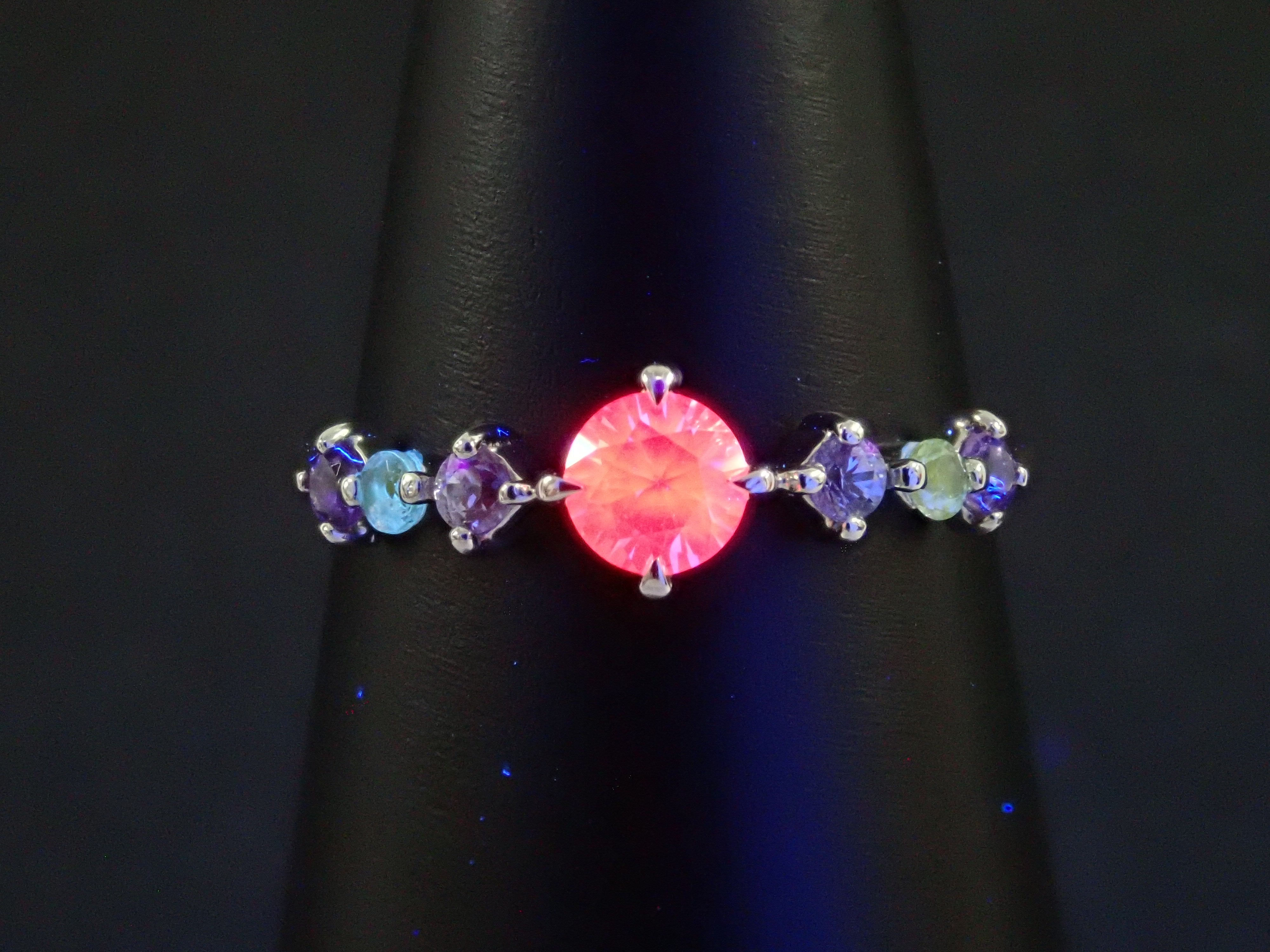 Pt950 Madagascar pink sapphire 0.3ct kornelupin ring