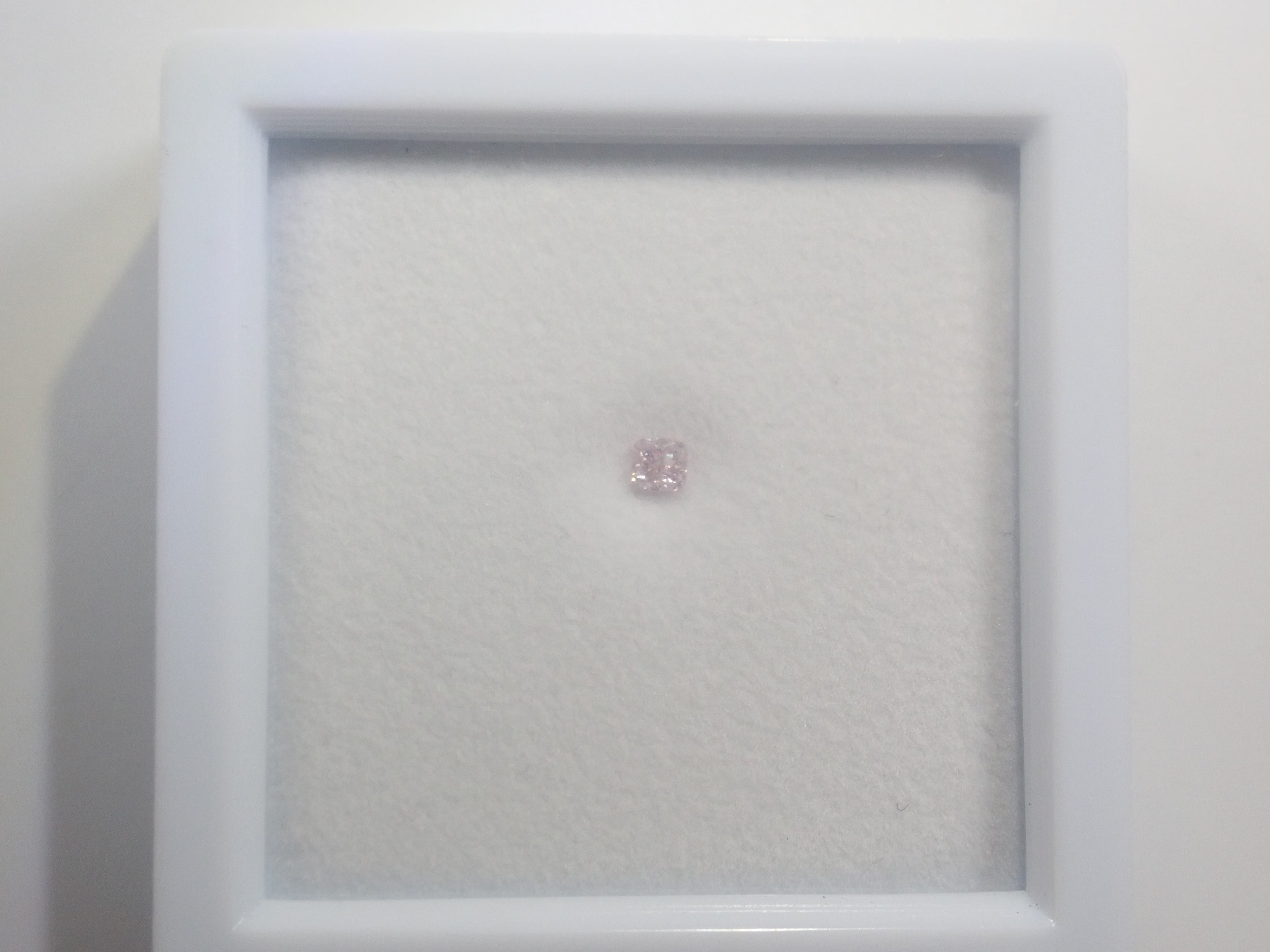 [On sale May 23rd at 10 PM] "Limited 9 Stones - Shinjuku Pop-Up Celebration" All stones with Central Gem Laboratory sorting (3.0-3.5mm, VS-SI clarity) "Multiple purchase discount available"