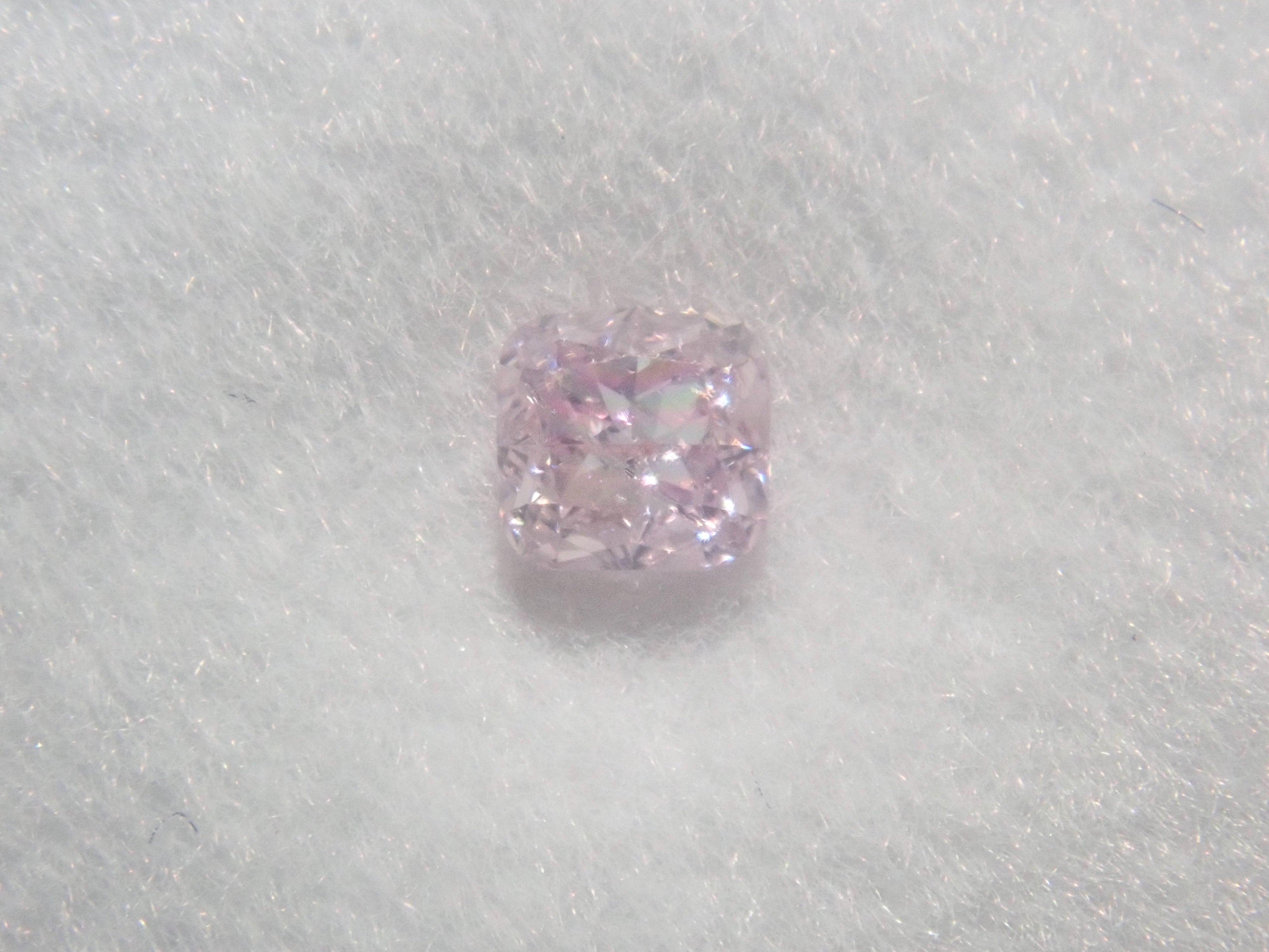 [On sale May 23rd at 10 PM] "Limited 9 Stones - Shinjuku Pop-Up Celebration" All stones with Central Gem Laboratory sorting (3.0-3.5mm, VS-SI clarity) "Multiple purchase discount available"