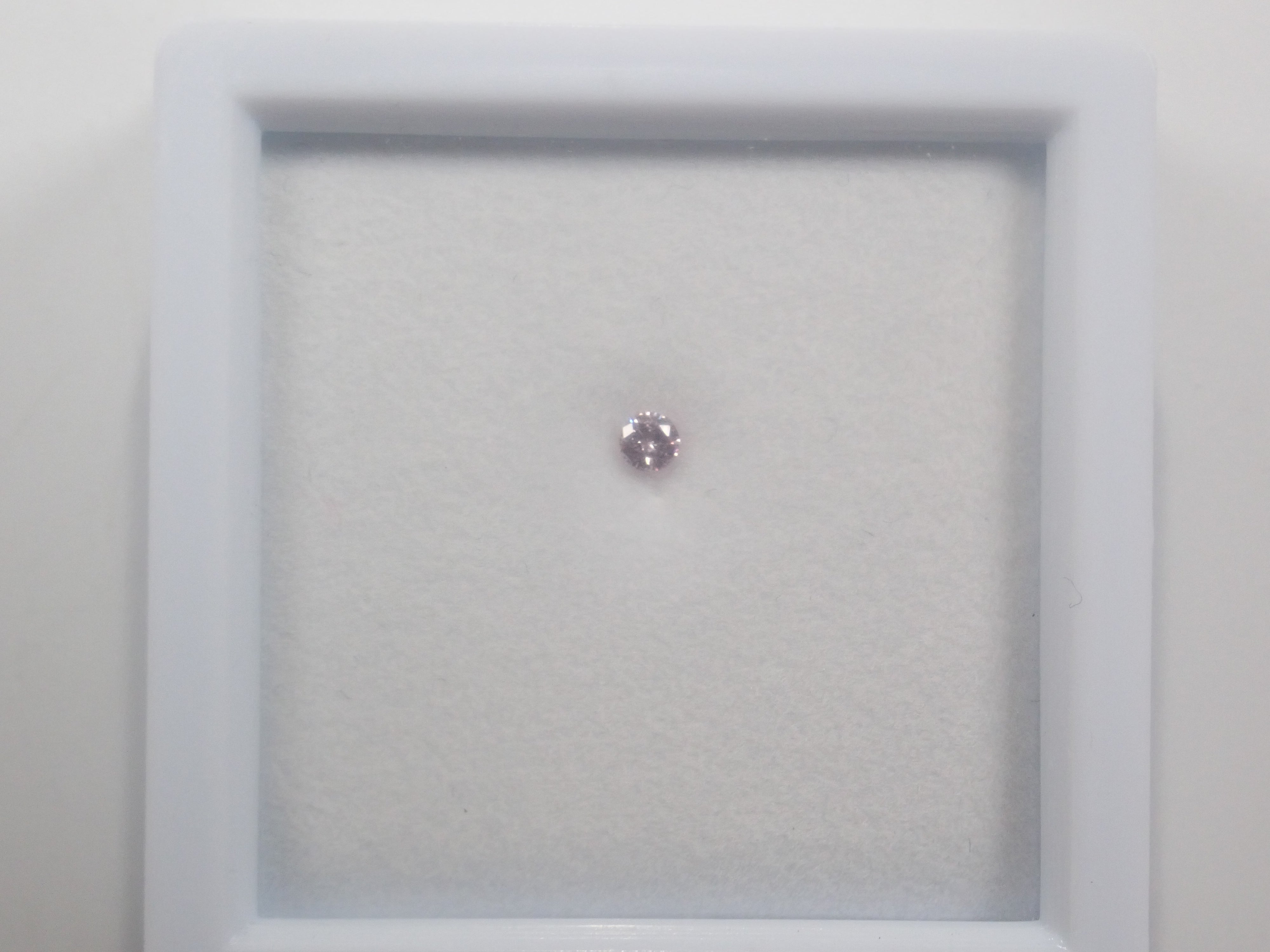 [On sale May 23rd at 10 PM] "Limited 9 Stones - Shinjuku Pop-Up Celebration" All stones with Central Gem Laboratory sorting (3.0-3.5mm, VS-SI clarity) "Multiple purchase discount available"