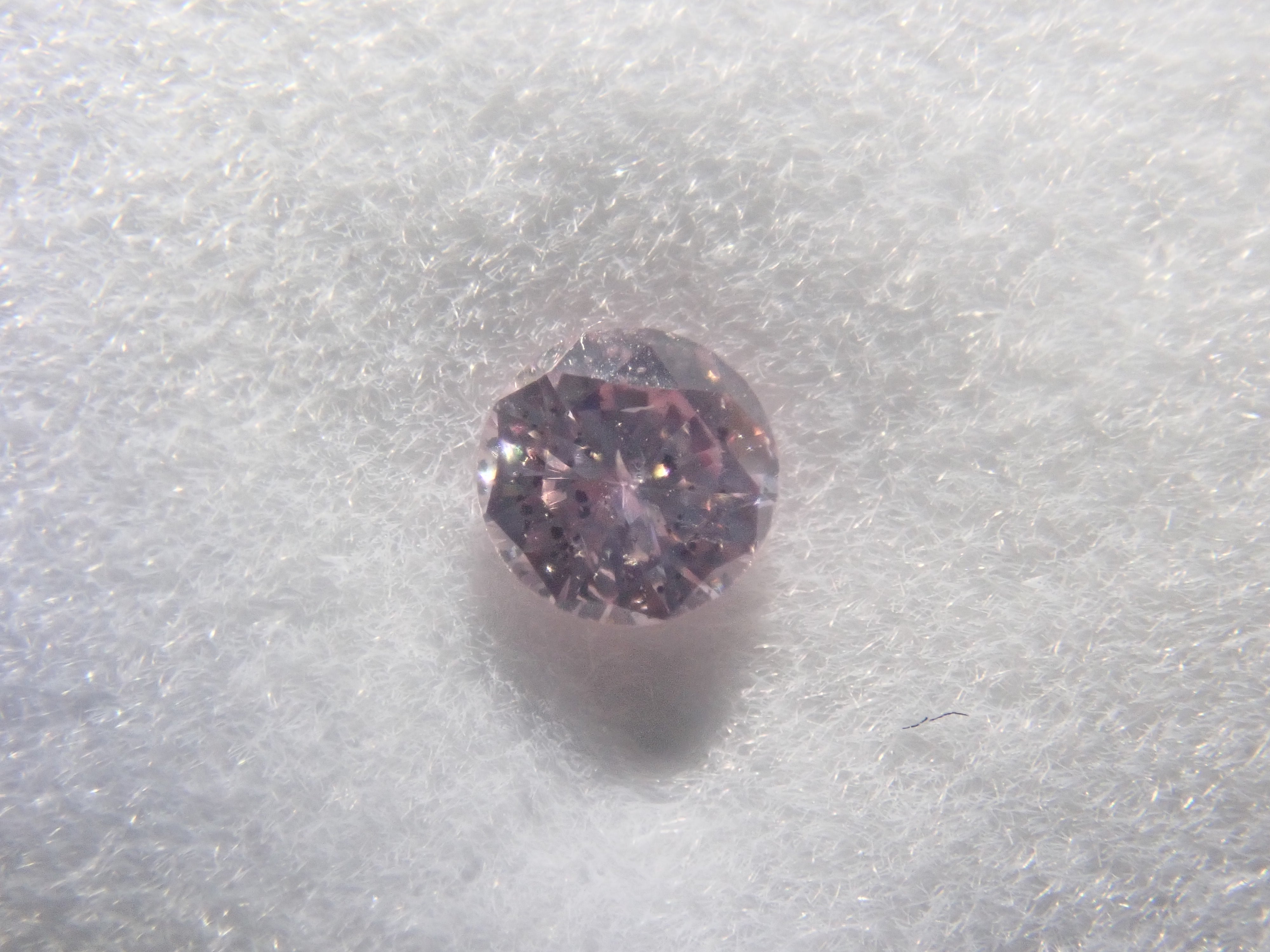 [On sale May 23rd at 10 PM] "Limited 9 Stones - Shinjuku Pop-Up Celebration" All stones with Central Gem Laboratory sorting (3.0-3.5mm, VS-SI clarity) "Multiple purchase discount available"