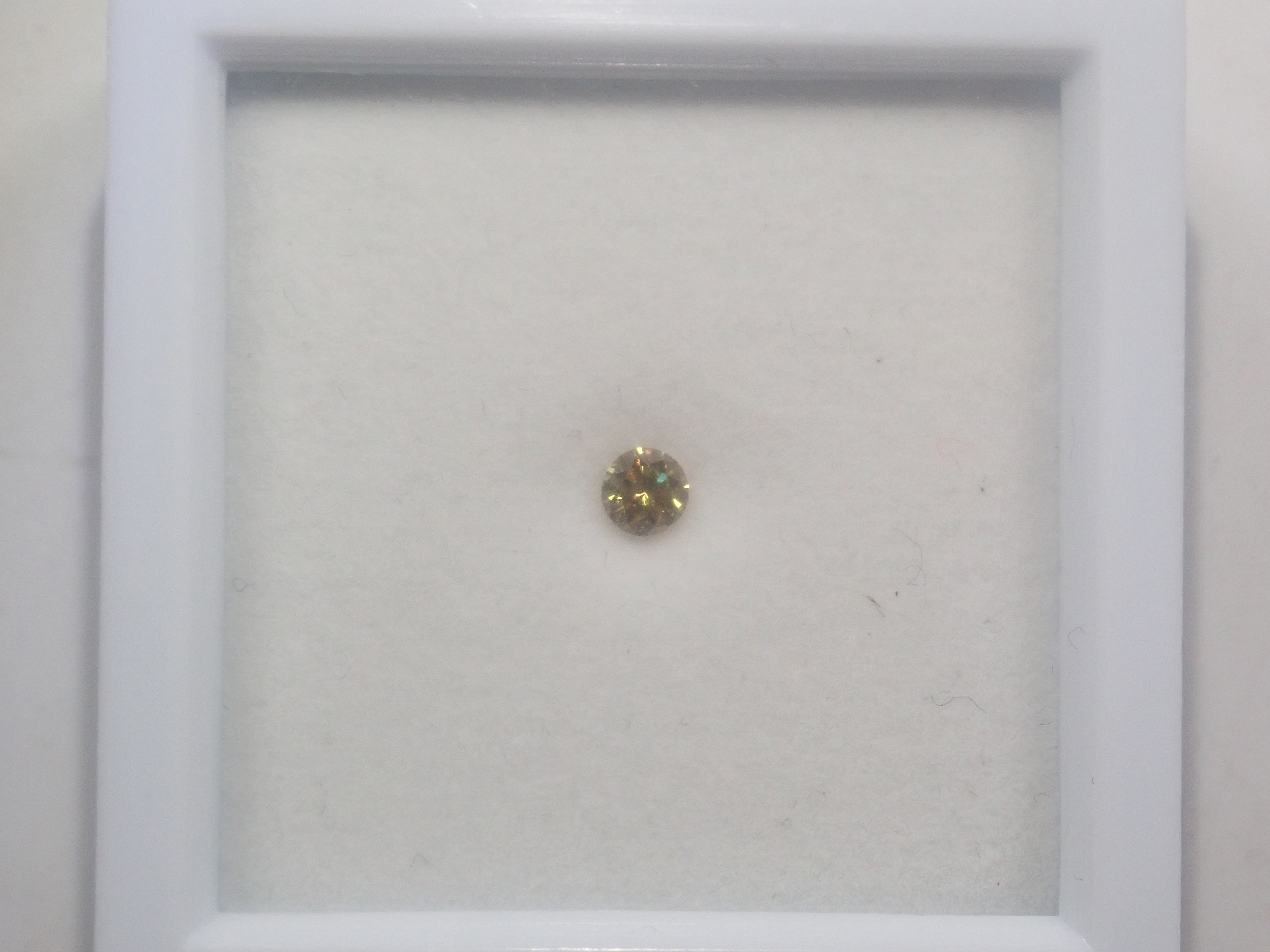 [On sale May 23rd at 10 PM] "Limited 9 Stones - Shinjuku Pop-Up Celebration" All stones with Central Gem Laboratory sorting (3.0-3.5mm, VS-SI clarity) "Multiple purchase discount available"