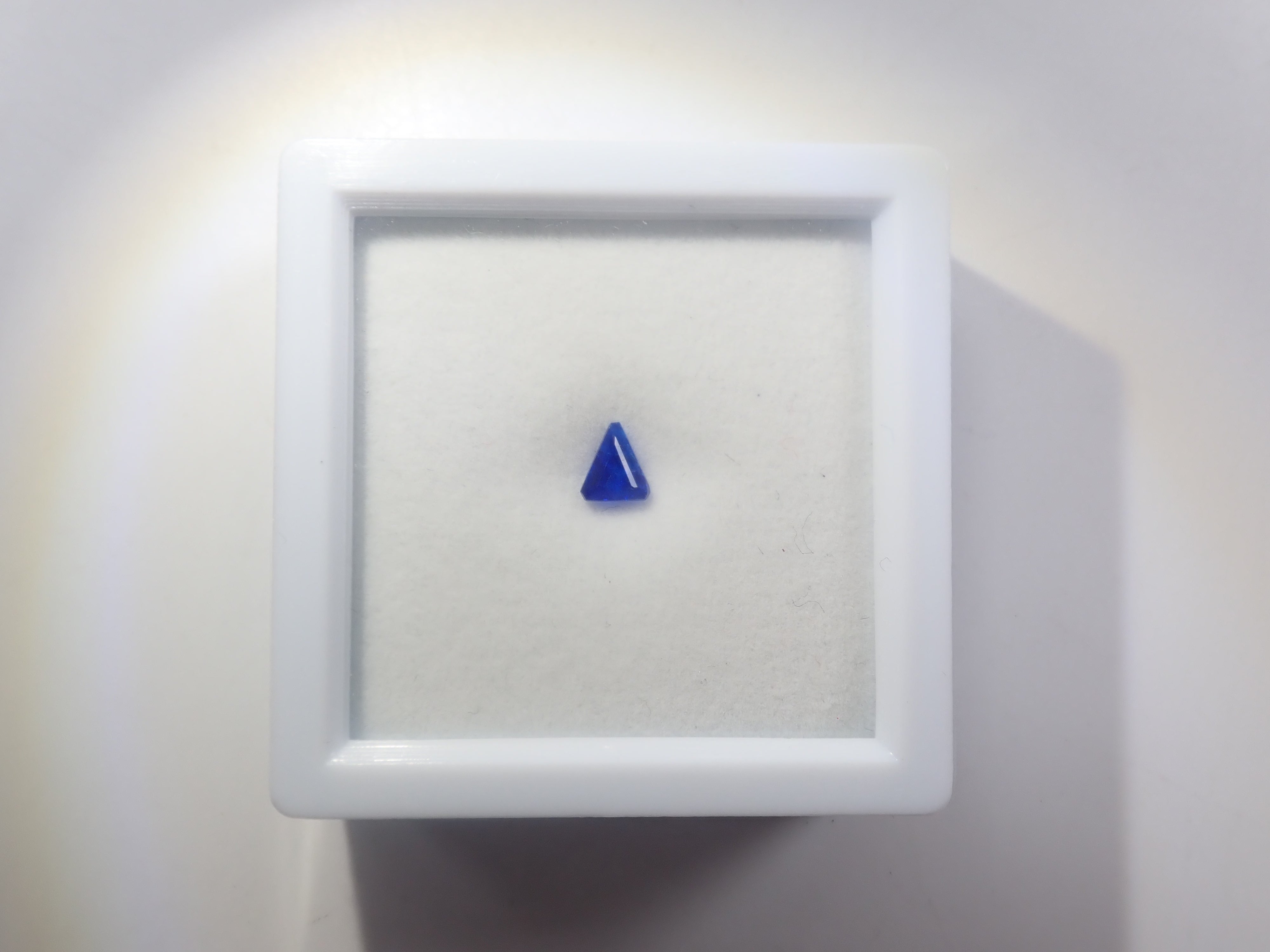 [6/ 10 PM JST Release] 《Limited to 11 Stones》Bicolor Gemstone Gacha featuring Paraiba Tourmaline and Euclase 《Bulk Purchase Discount Available》