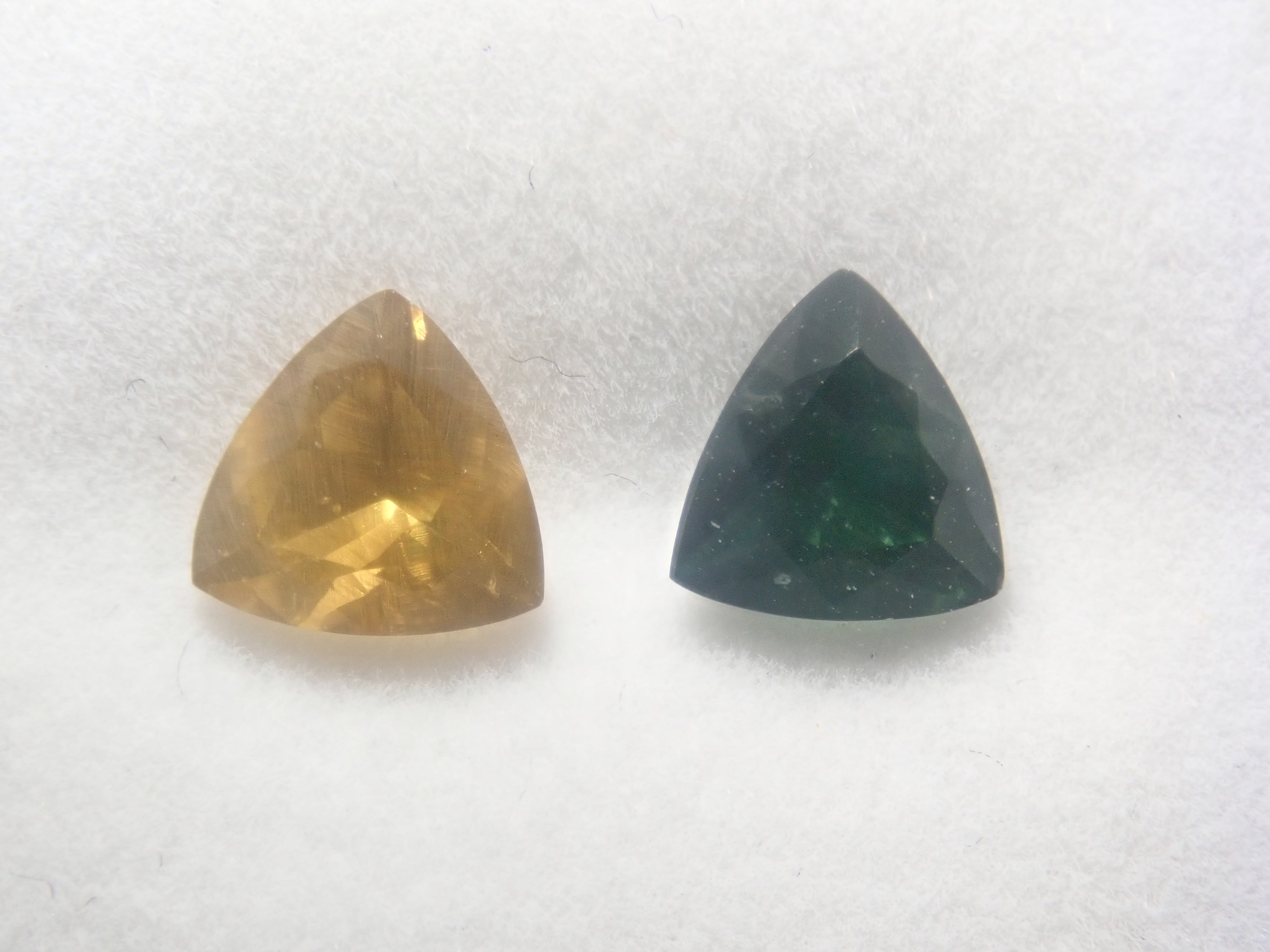 [6/ 10 PM JST Release] 《Limited to 11 Stones》Bicolor Gemstone Gacha featuring Paraiba Tourmaline and Euclase 《Bulk Purchase Discount Available》