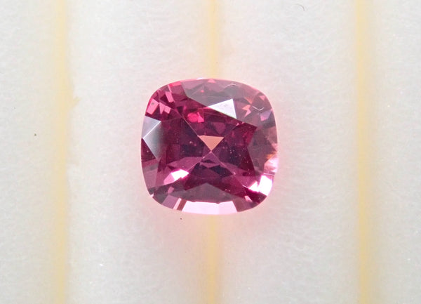 11/12 22時販売】ホットピンクスピネル 0.203ctルース（マヘンゲスピネル）