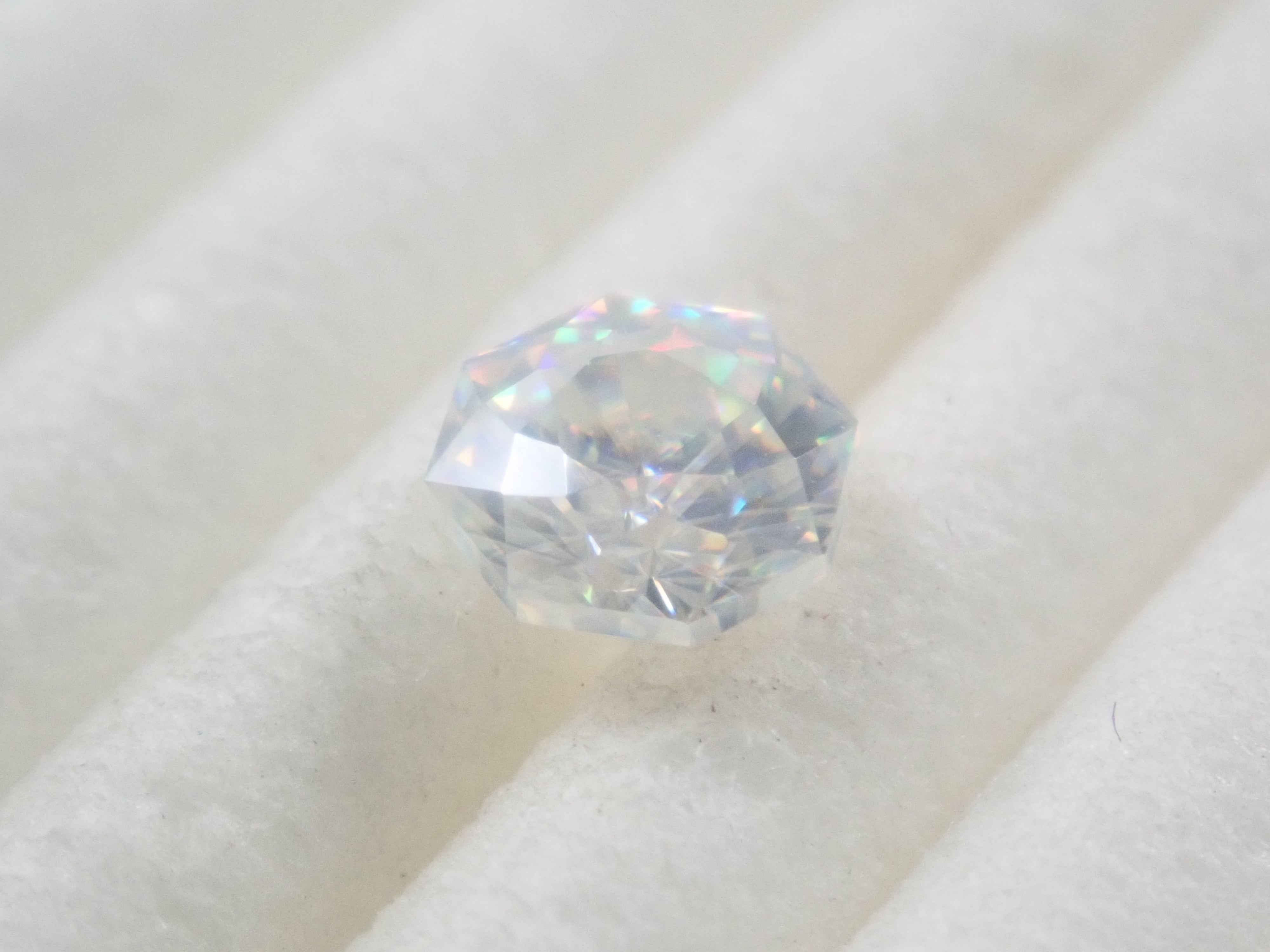 [Sale on August 27th at 10 PM] Synthetic Rutile 0.566ct Loose Stone